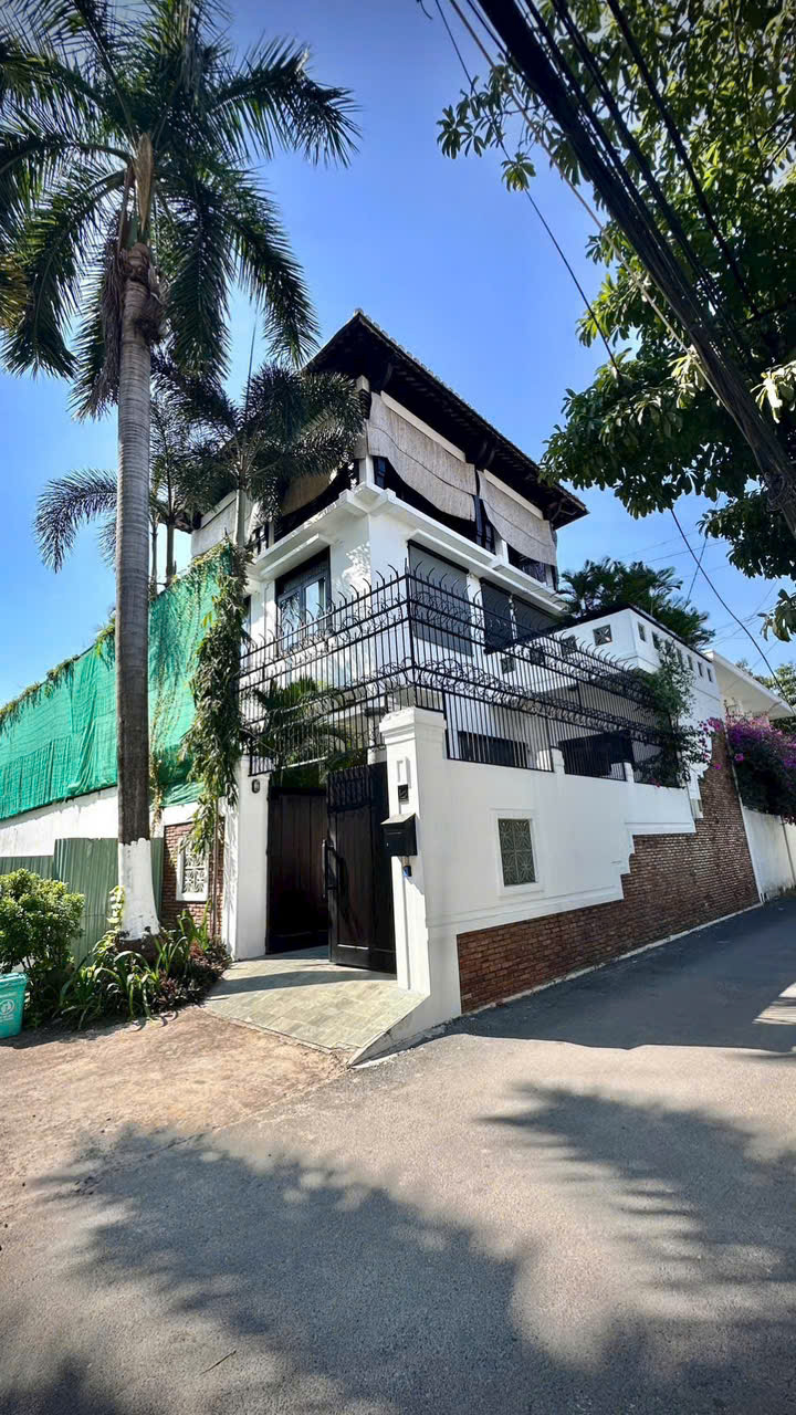 Cho thuê Biệt thự Phường Thảo Điền, Quận 2, Diện tích 309m², Giá Thương lượng 8