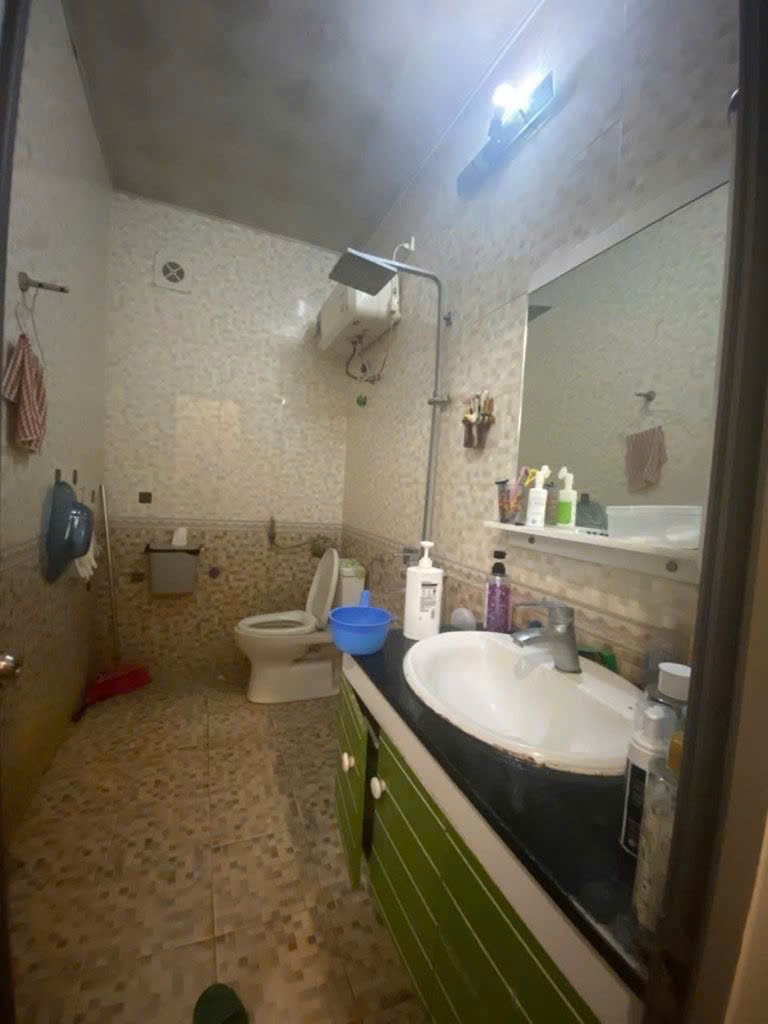 Nhà 3 tầng - hai mặt tiền tổ 5, Quang Minh, Mê Linh, HN. Đường thông, oto qua lại. Gần KCN 2