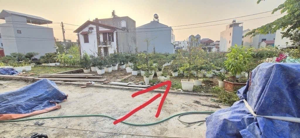 Chỉ 2,6 tỷ, tìm đâu ra lô đất 40m ở tổ 10, Quang Minh full thổ cư, đường rộng, oto đỗ đẹp thế này