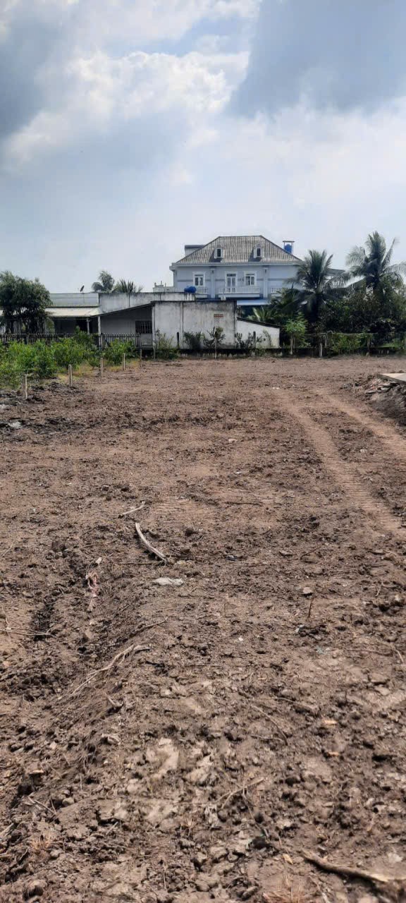 Bán đất mt đường beton liên ấp 5-6 xã Bình Đức dt 741m2 ( 200m2 thổ cư ) giá 1,75 tỷ 3