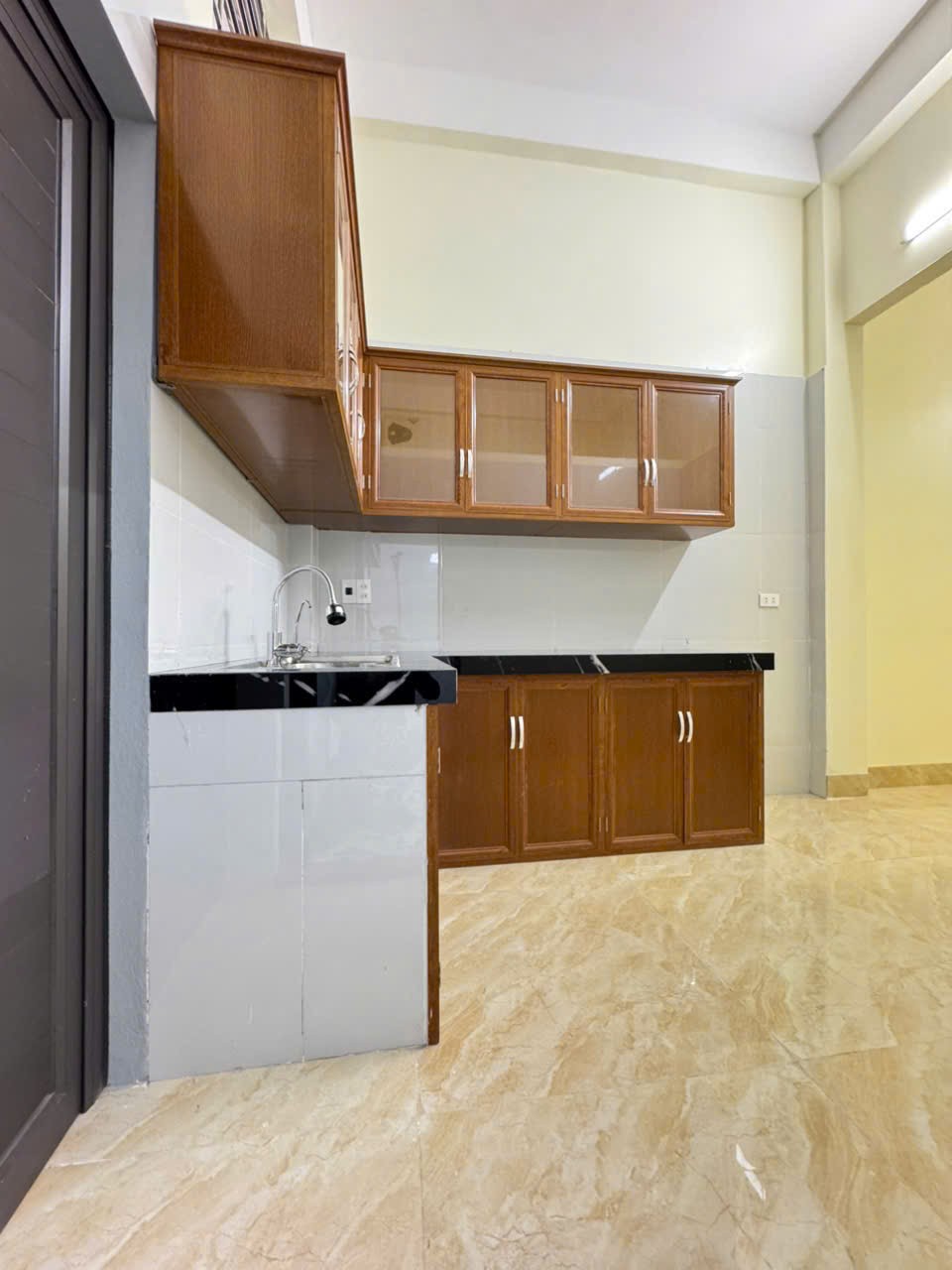 Chính chủ cần tiền bán gấp nhà mặt chợ thôn Chi Đông 2, Quang Minh, MT kinh doanh đẹp 2