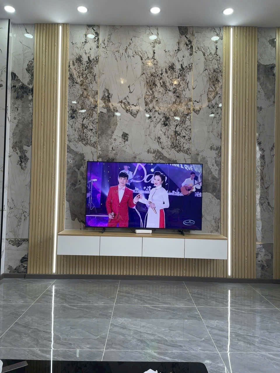 Bán 9 căn nhà mới xây đồng bộ xã Mỹ Hạnh Nam dt dt 112,5m2 1 lầu 4pn,4wc giá 2,55 tỷ /căn 6