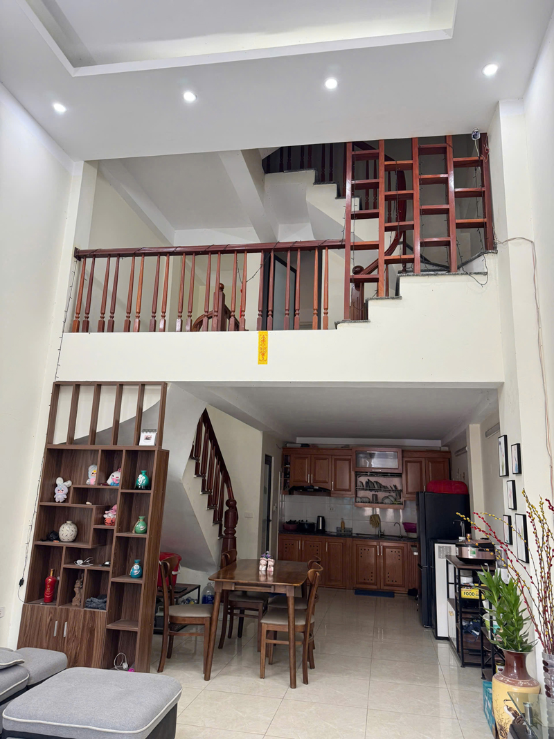 Cần bán 46,6m2 nhà 5 tầng, ô tô tránh ngõ 68/79 Nguyễn Văn Linh. Đón đầu quy hoạch lô góc đường 13m