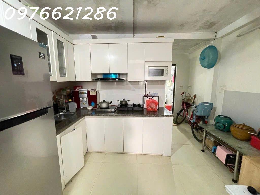 Bán nhà 2 tầng dân xây - Lệ Mật - Việt Hưng - 38 m2-nở hậu – giá 6,x tỷ 3