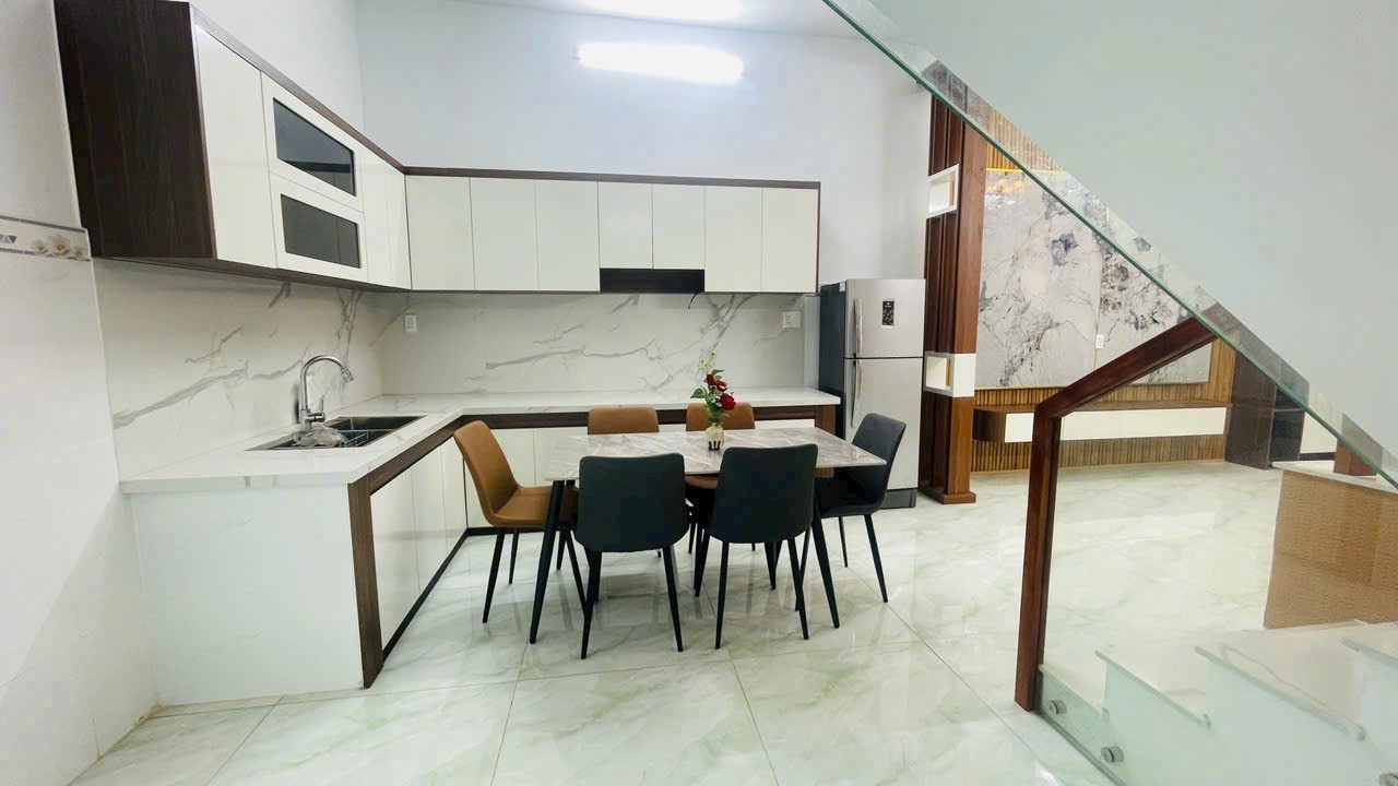 Bán nhà hẻm beton thị trấn Đức Hòa dt 130m2 , 1 lầu, 3pn , 3wc giá 2,35 tỷ 4