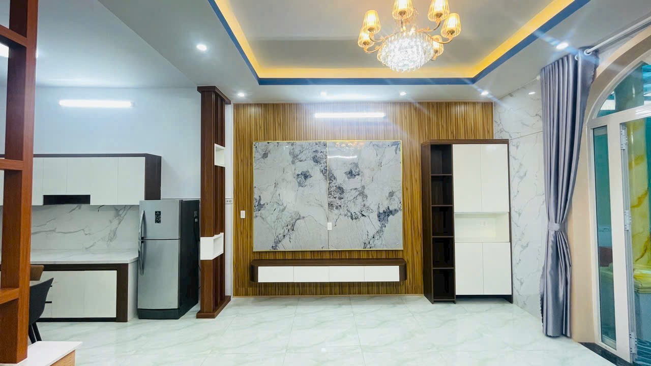 Bán nhà hẻm beton thị trấn Đức Hòa dt 130m2 , 1 lầu, 3pn , 3wc giá 2,35 tỷ 8