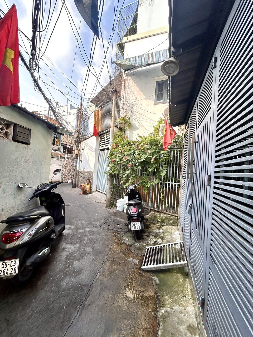 NHÀ BÁN CHỈ 5 ĐỒNG NHỈNH- Đ.XÓM CHIẾU CÓ DT 70M2- GIAO THƯƠNG TÔN ĐẢN VFA ĐOÀN VĂN BƠ- GẦN ĐH 2