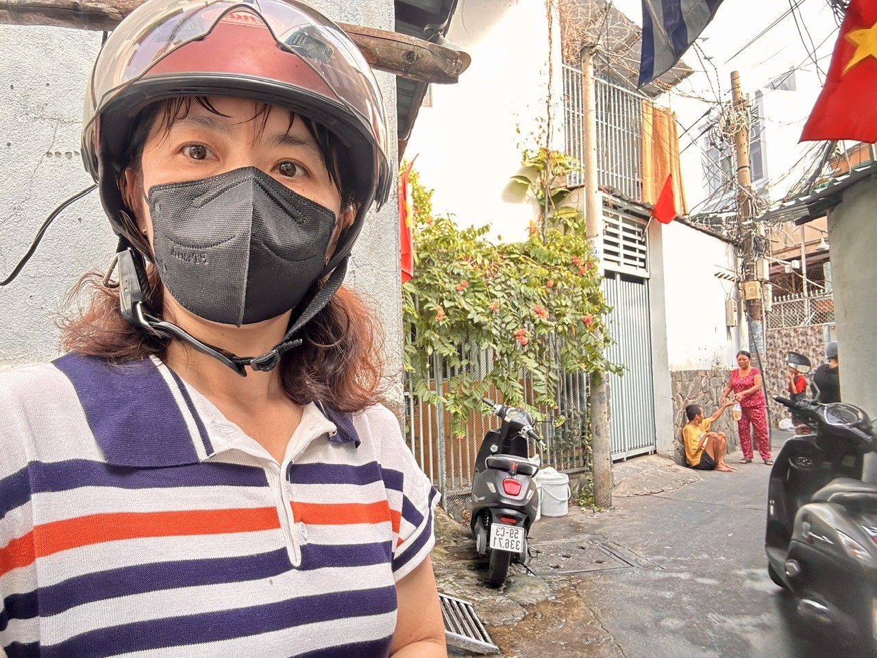 SIÊU PHẢM BÁN NHÀ GIÁ TỐT- Đ.XÓM CHIẾU CHỈ 5 ĐỒNG NHỈNH- GIAO THƯƠNG TÔN ĐẢN VÀ ĐOÀN VĂN BƠ- RA