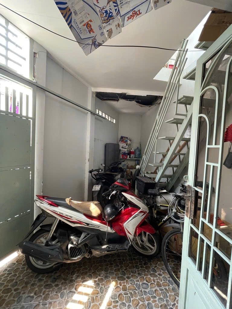 SIÊU PHẢM BÁN NHÀ GIÁ TỐT- Đ.XÓM CHIẾU CHỈ 5 ĐỒNG NHỈNH- GIAO THƯƠNG TÔN ĐẢN VÀ ĐOÀN VĂN BƠ- RA 5