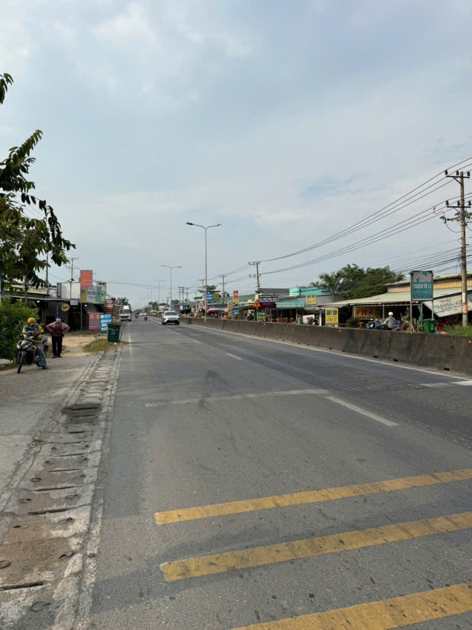 Bán đất thổ lúa mặt tiền ĐT 824 , ấp 8 , Lương Hòa, Bến Lức dt 320m2 ( 130m2 thổ) giá 8,4 tỷ 3