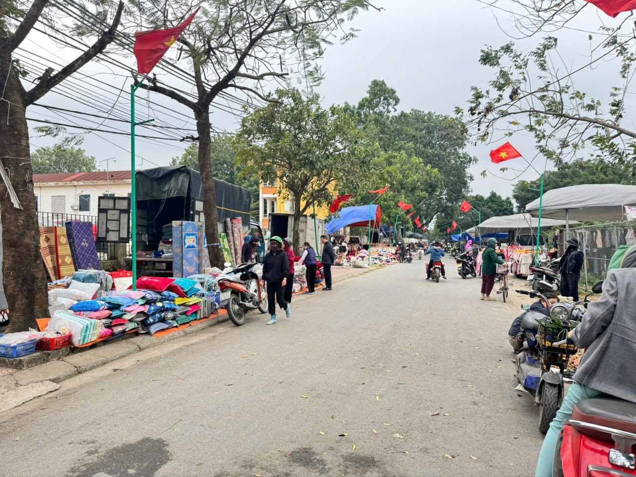 Bán gấp căn nhà 3 tầng gần chợ - trung tâm thị trấn Chi Đông, Mê Linh - kinh doanh sầm uất 4