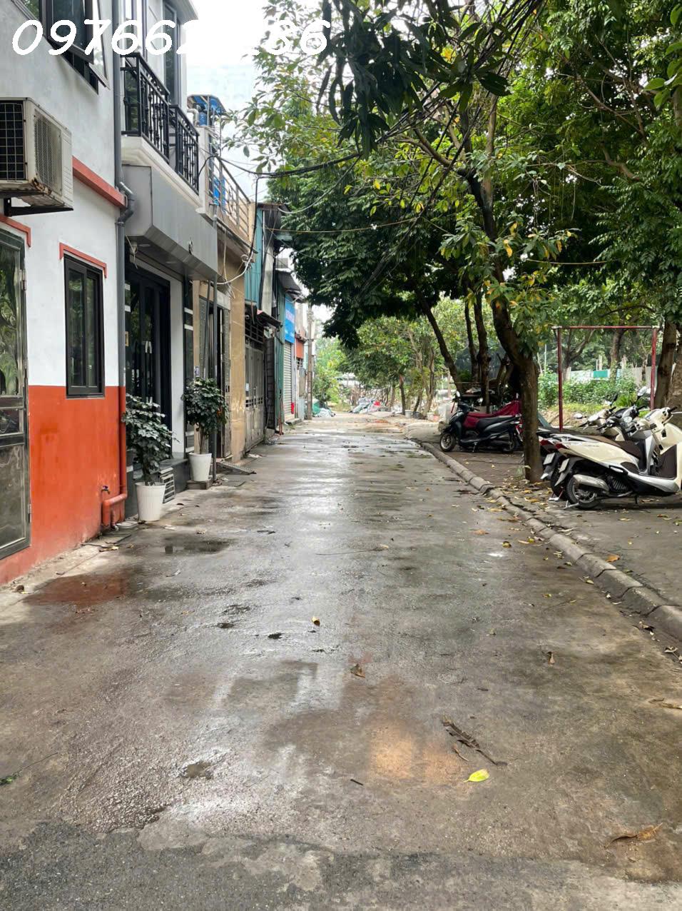 BÁN LÔ GÓC HOA LÂM – 40M² – NGÕ THÔNG – Ô TÔ TẢI ĐỖ CỬA – VIEW HỒ – GIÁ 8,4X TỶ 2