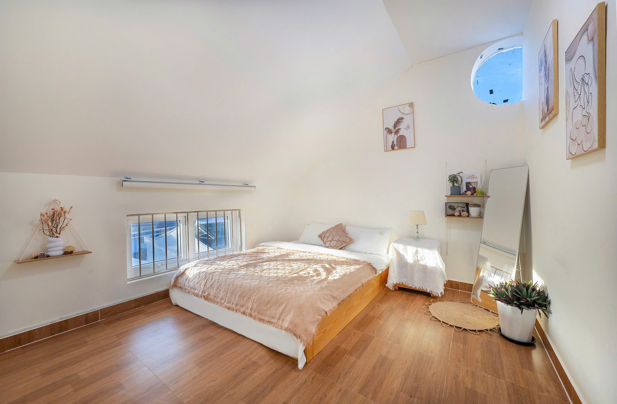 Cho thuê villa 6 phòng ngủ đường Hùng Vương phường 9 Đà Lạt 20 triệu 5