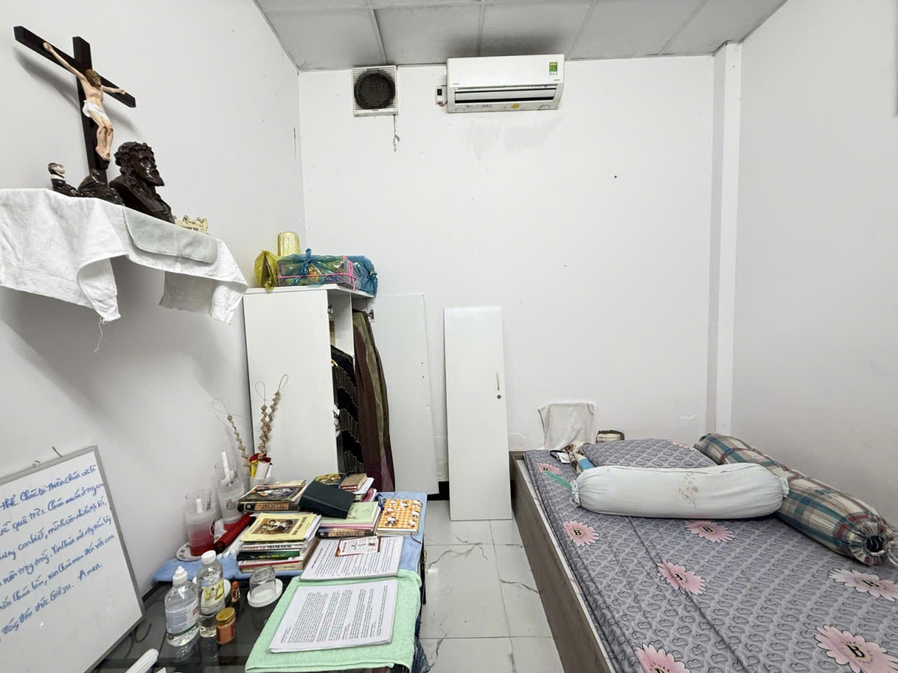 NHÀ 2 TẦNG– GẦN CĐ CÔNG THƯƠNG, Q.9 (CŨ) – 121M² (5 x 24) – 2 TẦNG – 5PN 2WC – HẺM ÔTÔ – THOÁNG 5