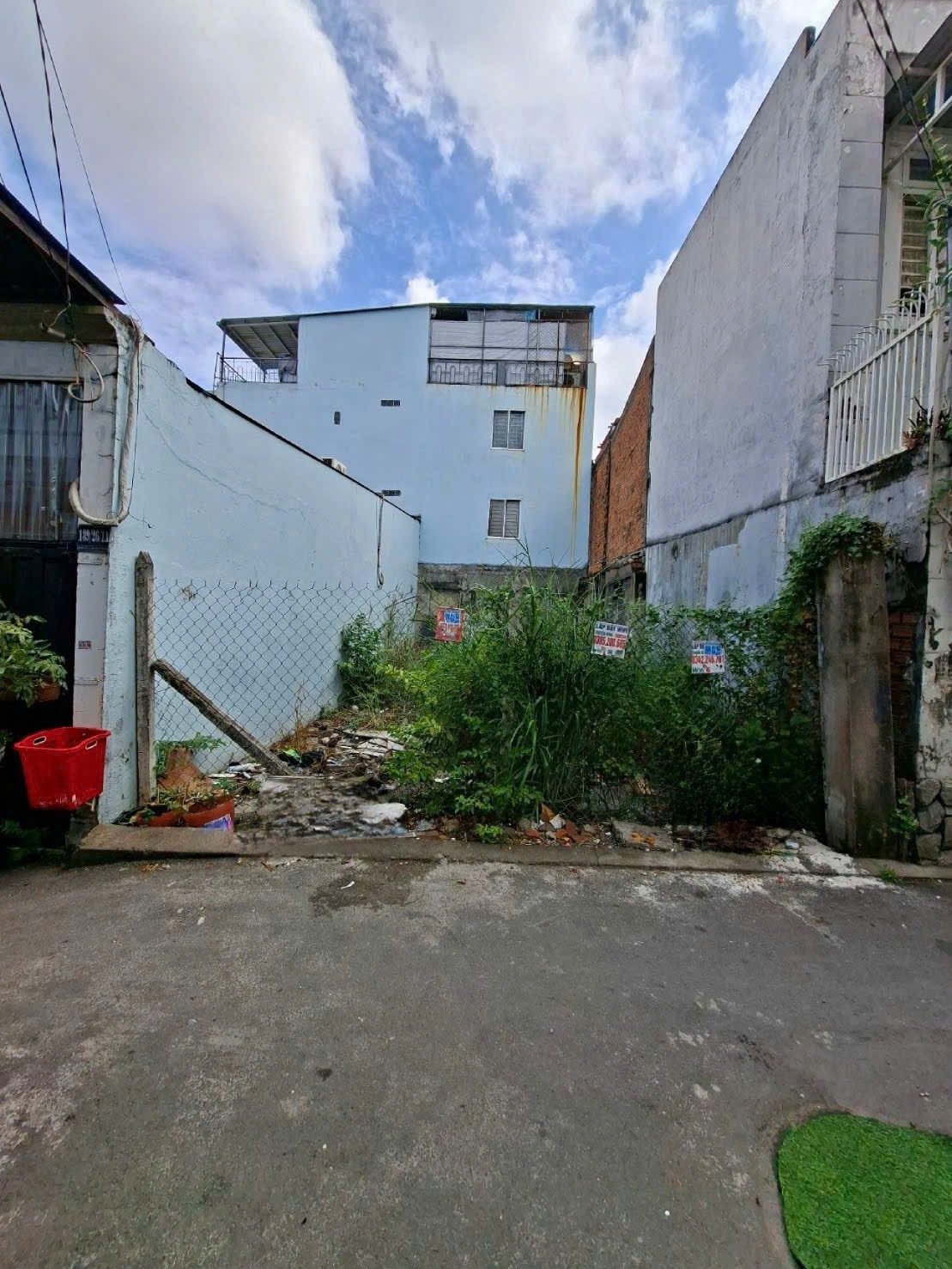 HIỀM NHANH CHÂN THÌ CÒN -  ĐẤT HẺM Ô TÔ - F LINH TÂY