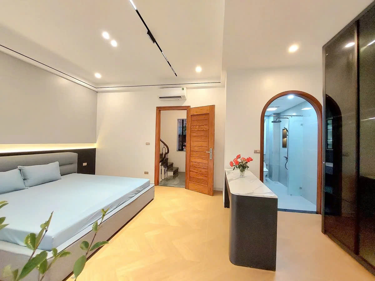 HIẾM - NGÕ NÔNG - NHÀ 6 TẦNG THANG MÁY ÊM RU - NHÀ Ở LUÔN- - TRUNG TÂM QUẬN - TIỆN ÍCH 5