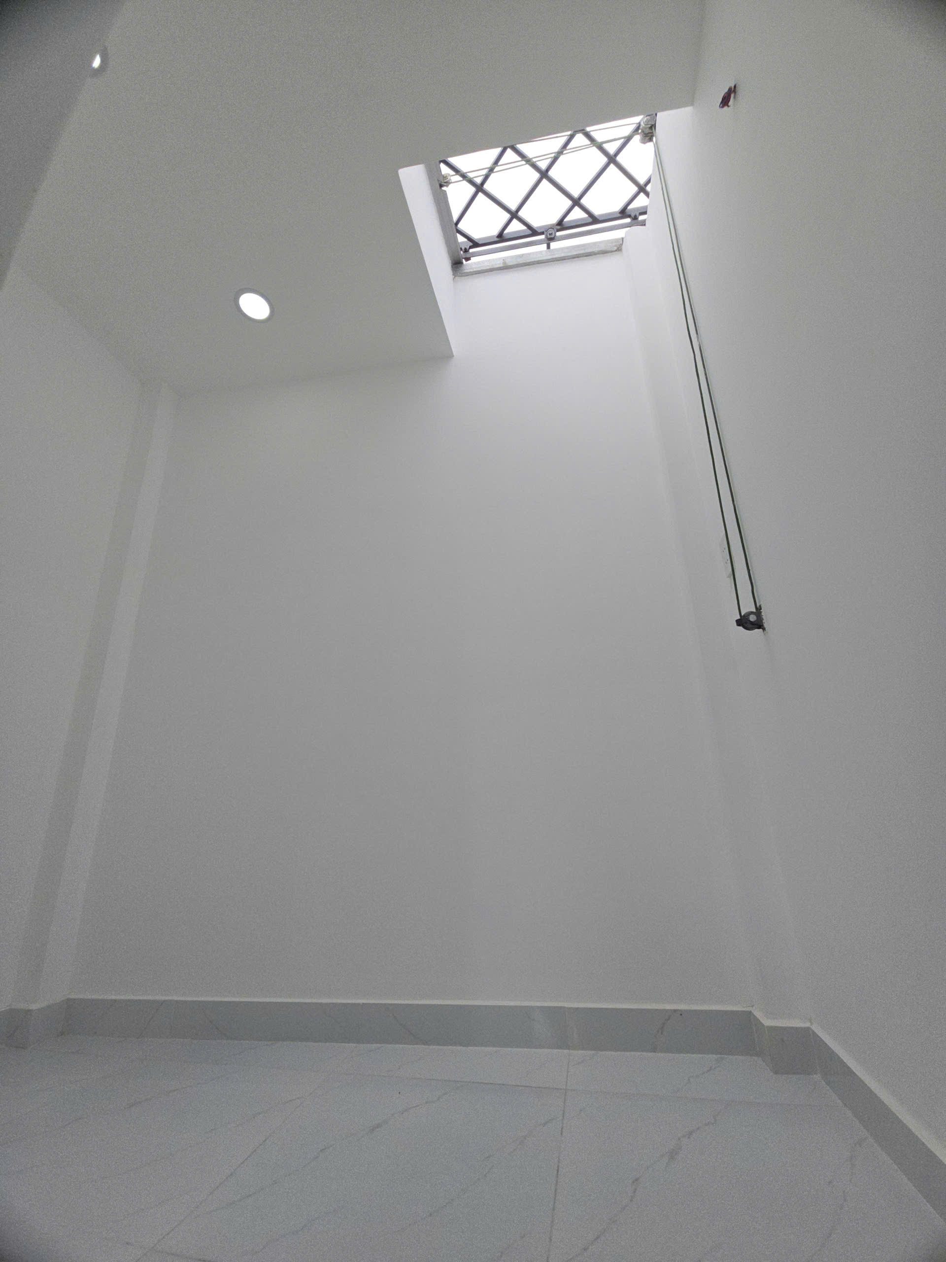 GIÁP CHỢ BÌNH LONG DTSD 50M2 3 TẦNG SHR CHỈ 2.65 TỶ 12