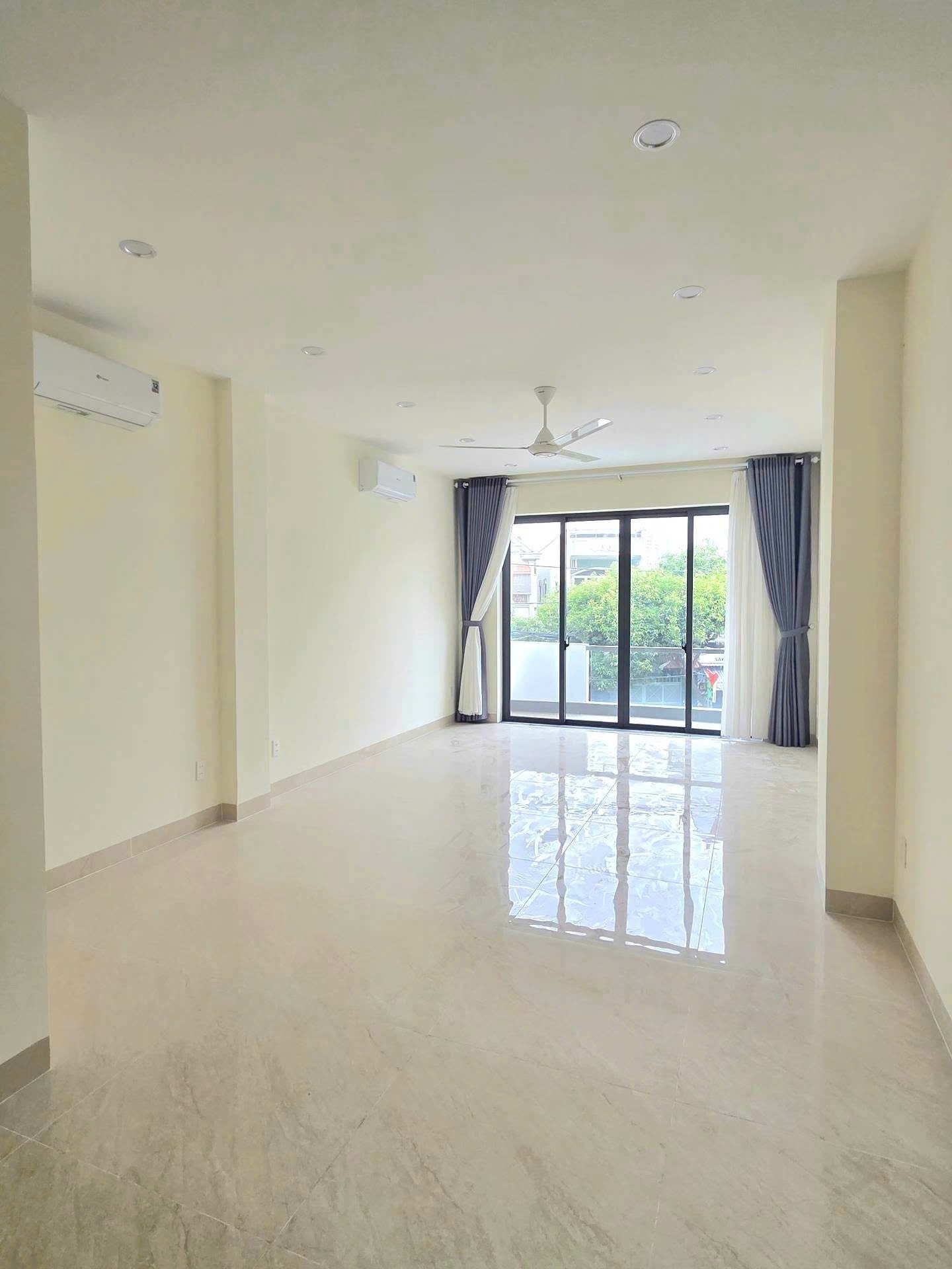 CHỦ BÁN GẤP - NHÀ MẶT TIỀN 5 LẦU ĐƯỜNG SỐ SẦM UẤT NHẤT LINH TÂY - THỦ ĐỨC 2