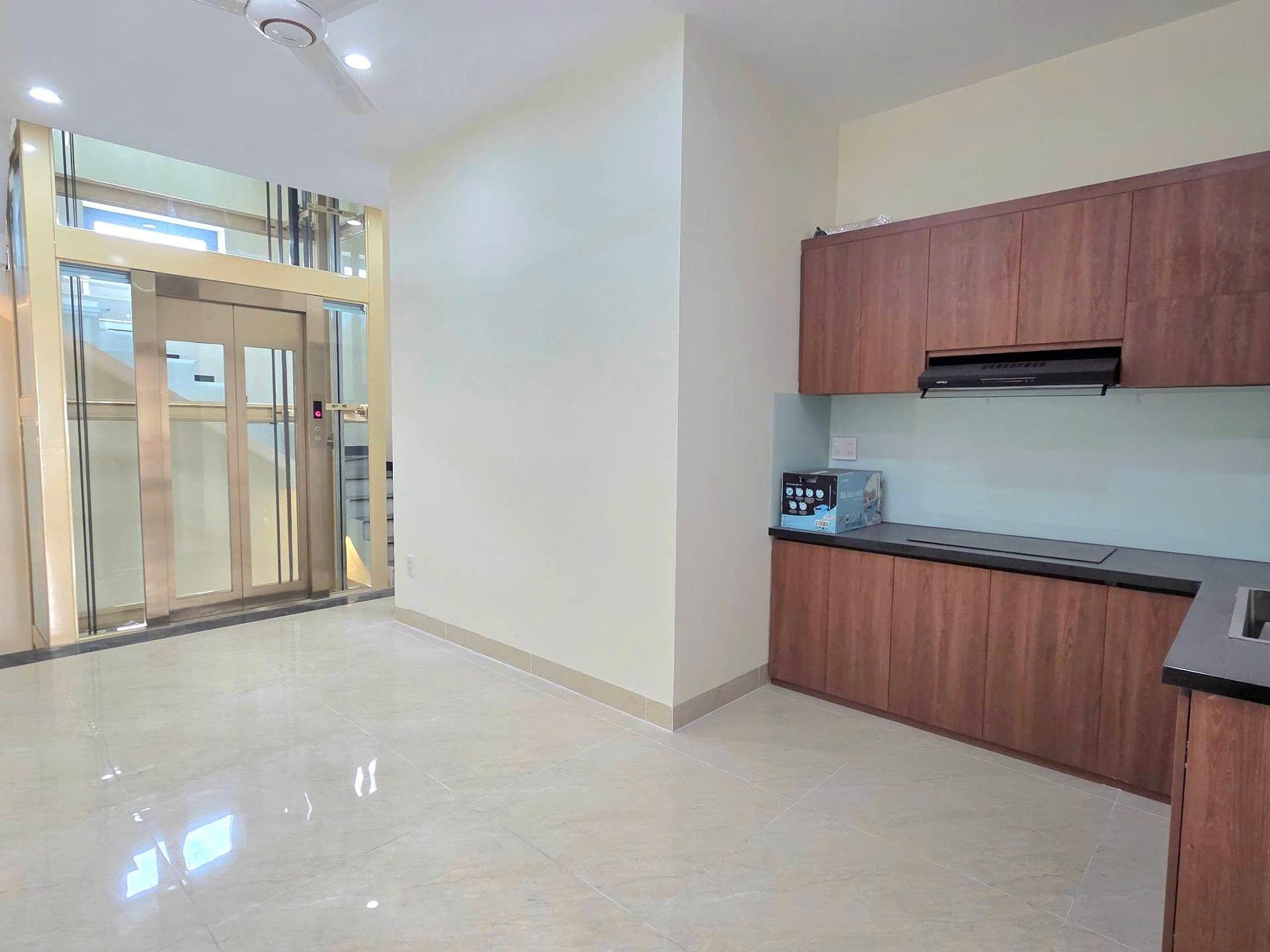 CHỦ BÁN GẤP - NHÀ MẶT TIỀN 5 LẦU ĐƯỜNG SỐ SẦM UẤT NHẤT LINH TÂY - THỦ ĐỨC 5