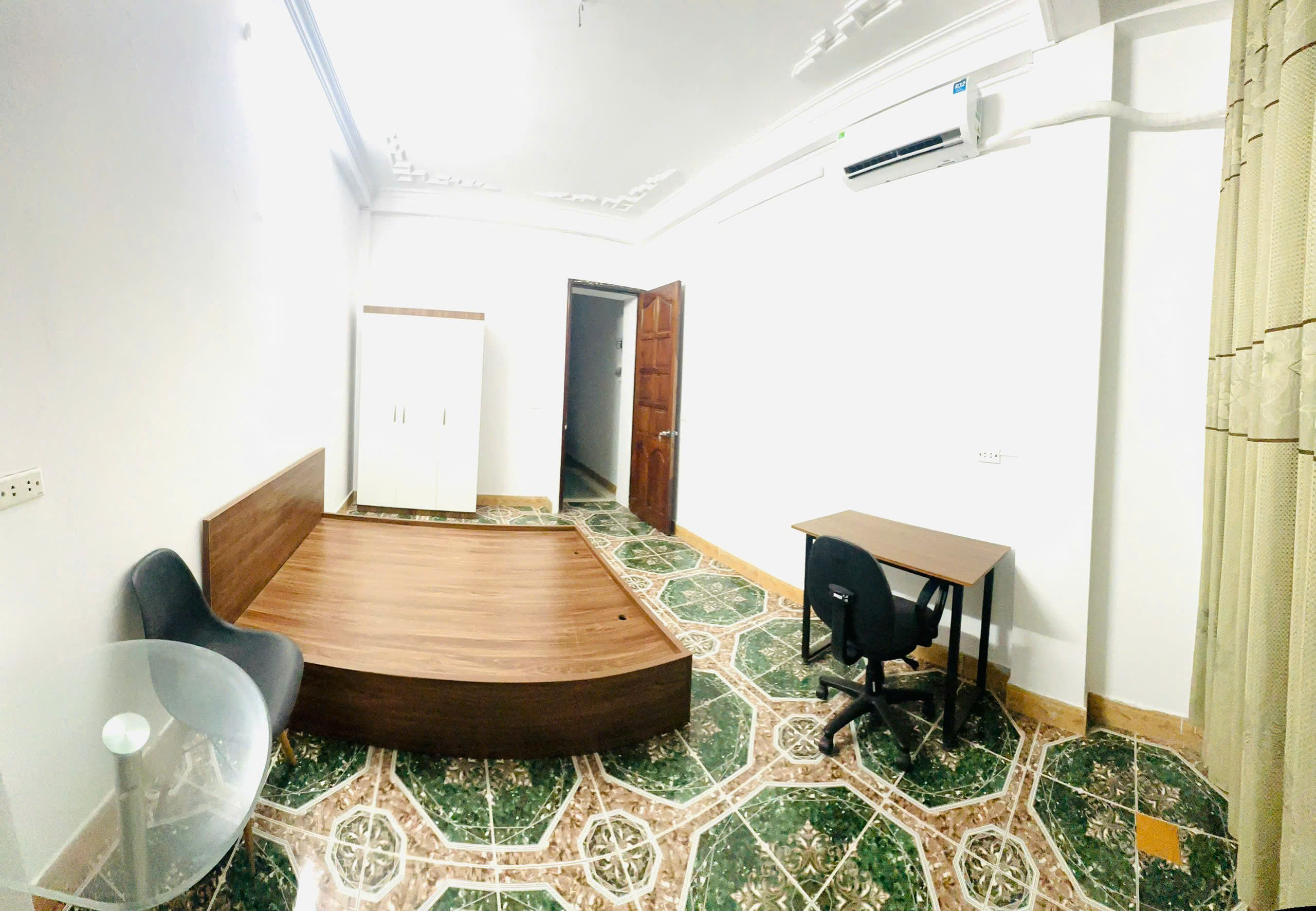 Cho thuê nhà Nguyễn Khánh Toàn, Cầu Giấy 46m x 4T(6 ngủ) FULL ĐỒ giá 21 triệu 3