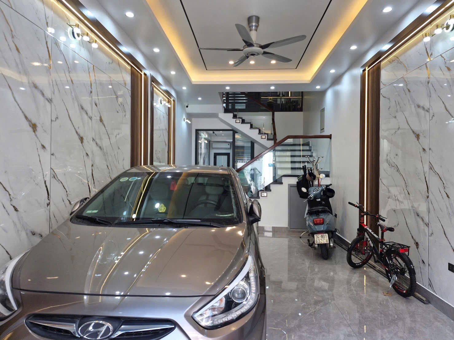 Bán căn nhà 4 tầng ngõ đường Ngô Quyền, ph Tân Bình, TP HD, 66m2, mt 4m, gara oto, 5.x tỷ