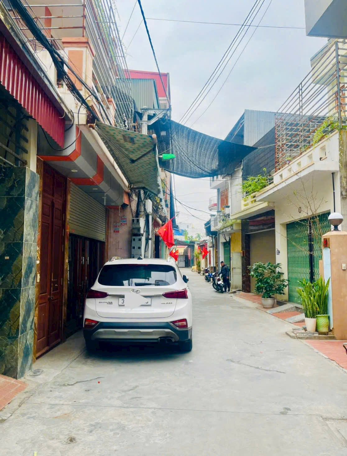 Bán căn nhà 3 tầng ngõ đường Ngô Quyền, ph Tân Bình, TP HD, 95.5m2, mt 6m, 4 ngủ, gara