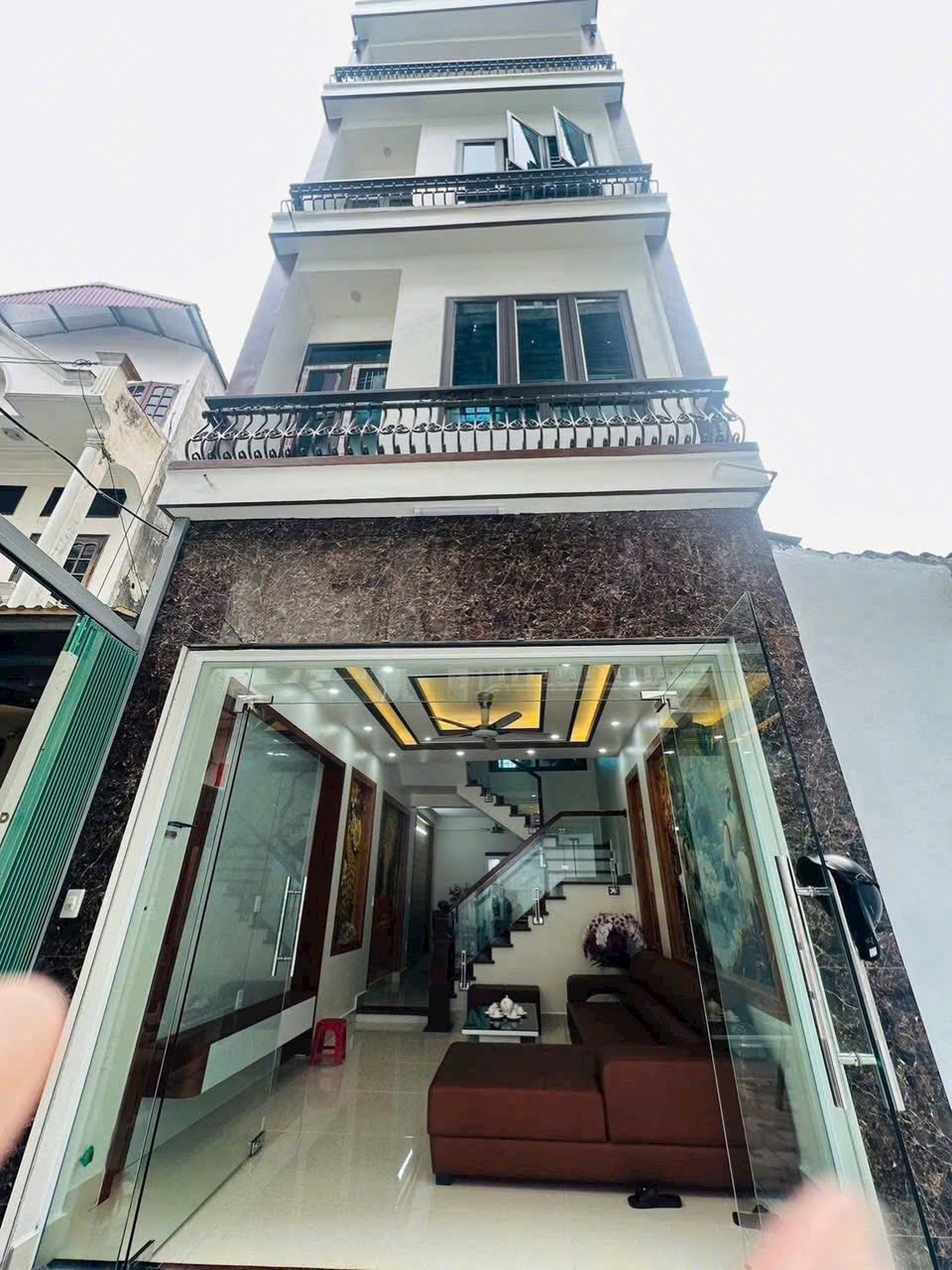 Bán nhà 4 tầng ngõ đường Trần Hưng Đạo, ph Ngọc Châu, TP HD, 60m2, mt 4m, 4 ngủ, sân