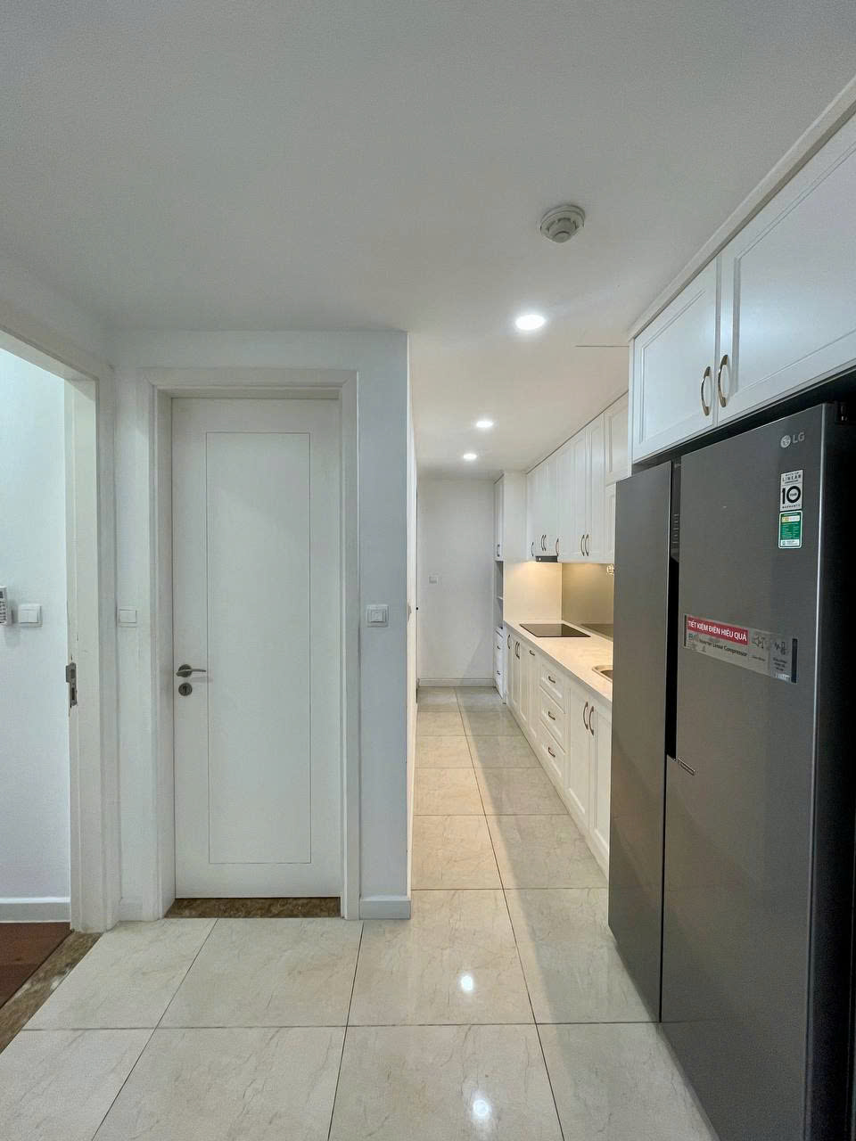 Cần bán căn 2PN tại Vinhomes D'Capitale, dt 75m2, giá 9 tỷ 2