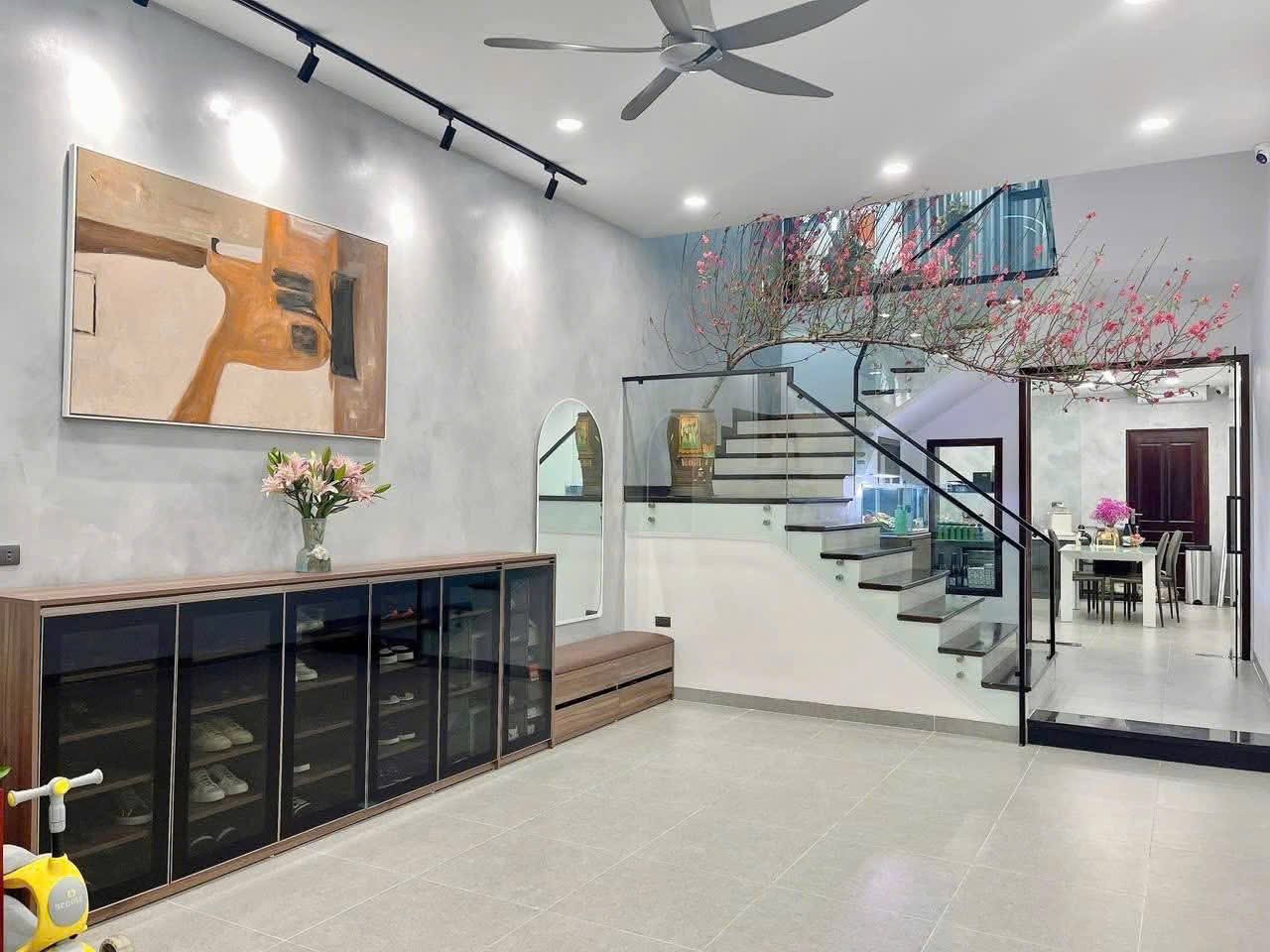 Bán căn nhà 4 tằng mặt đường đôi Phùng Chí Kiên, ph Tân Bình, TP HD 67.5m2, mt 4.5m, 4 ngủ 2