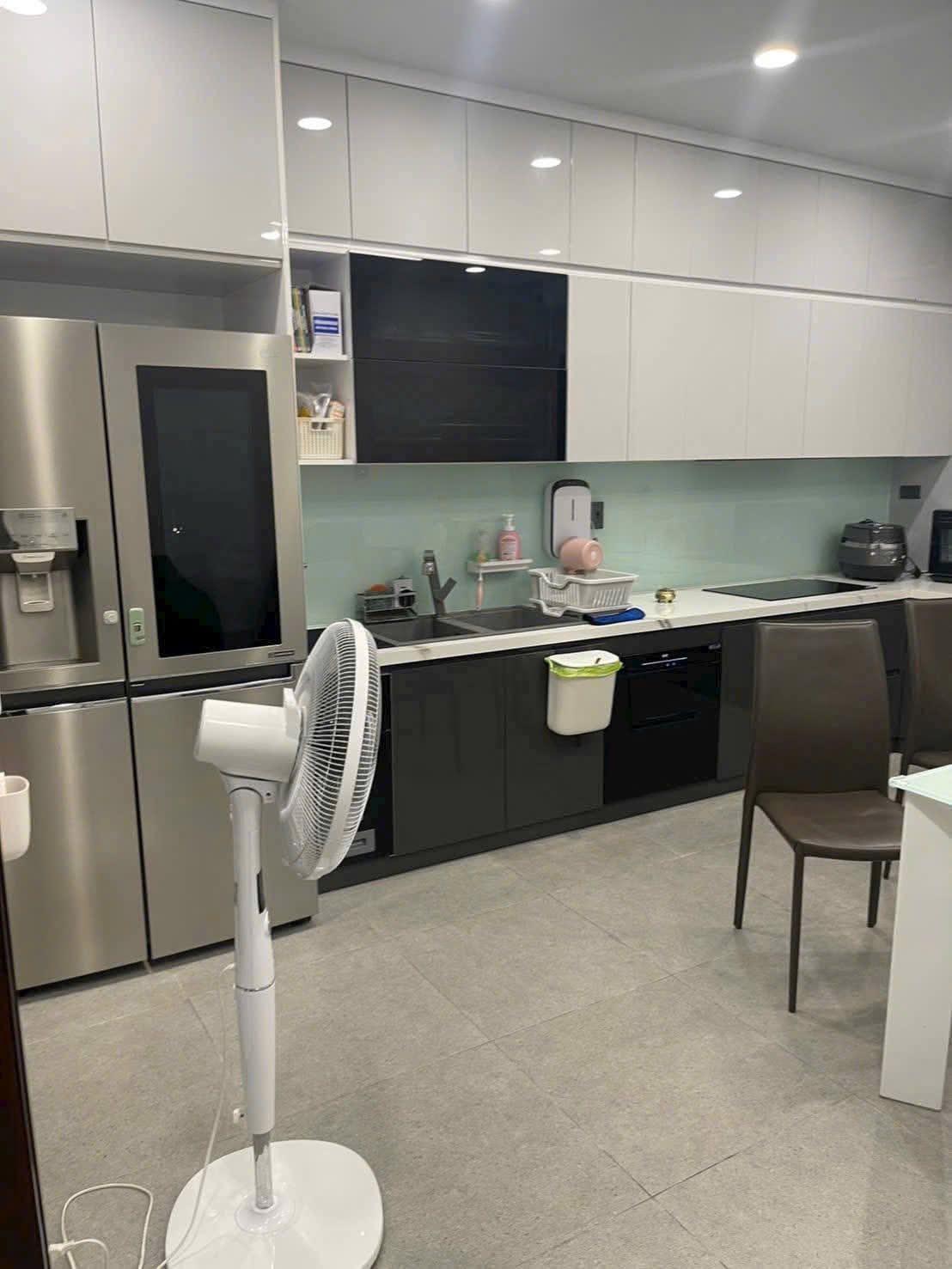 Bán căn nhà 4 tằng mặt đường đôi Phùng Chí Kiên, ph Tân Bình, TP HD 67.5m2, mt 4.5m, 4 ngủ 3