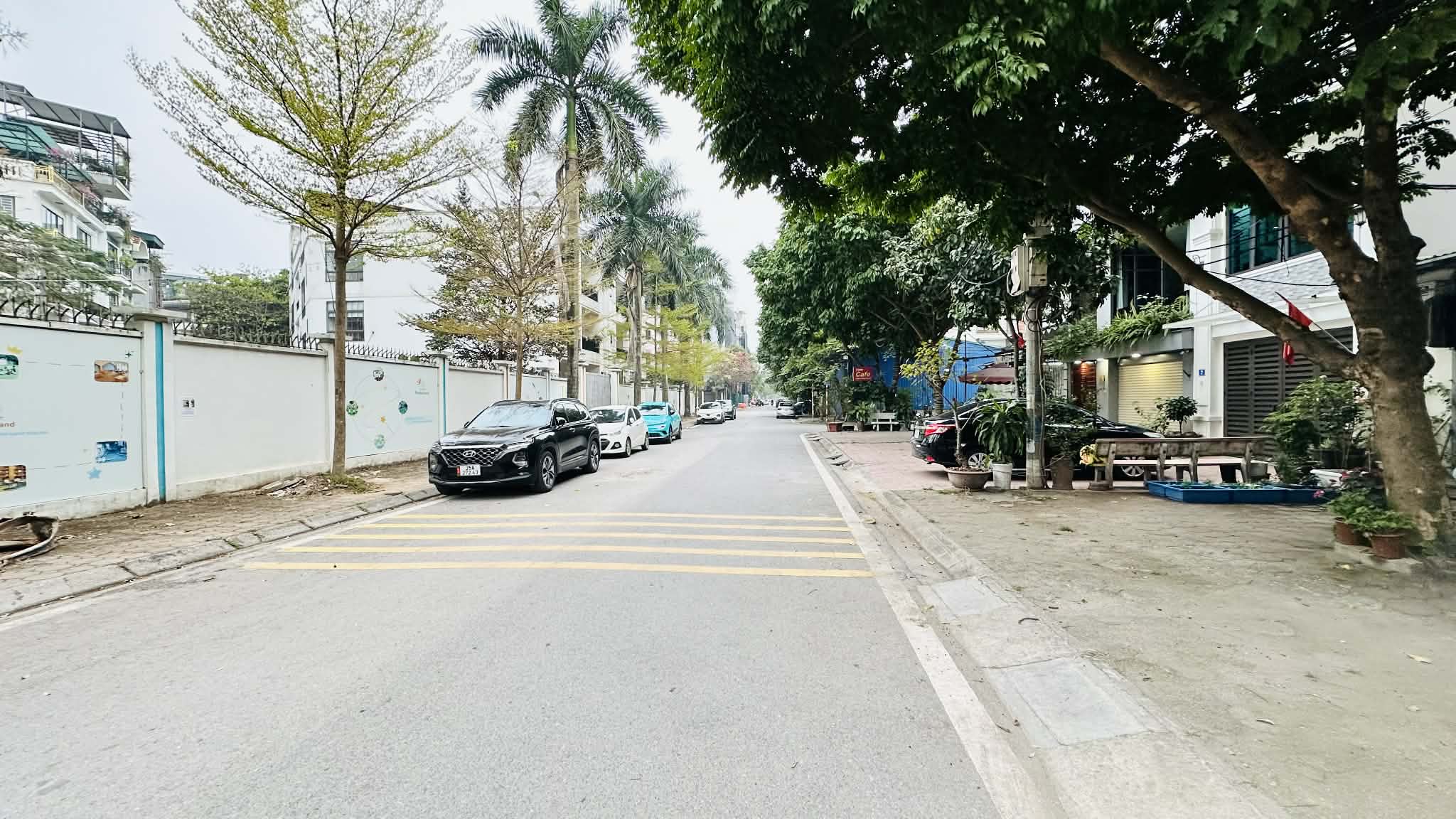 nhà đẹp Lâm Hạ, lô góc, mặt tiền 17m , ôtô tránh, gần bệnh viện Tâm Anh