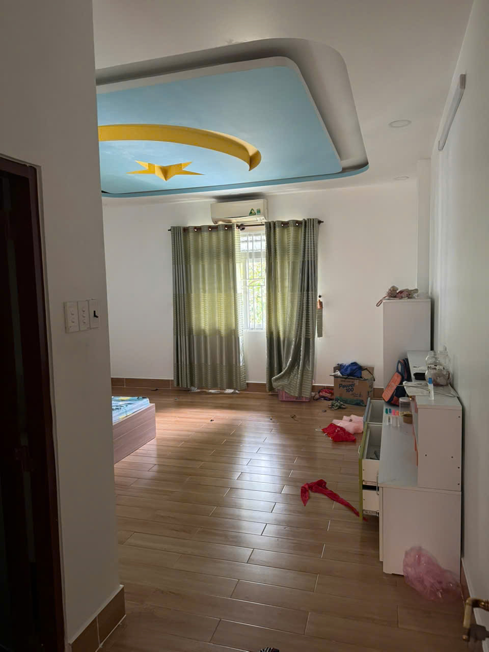 GIÁ RẺ BẤT NGỜ CHO NHÀ 3 TÂNG KHU BÊN SÔNG,4PN , 5M x 20M CHỈ 17TR,HẺM XE HƠI