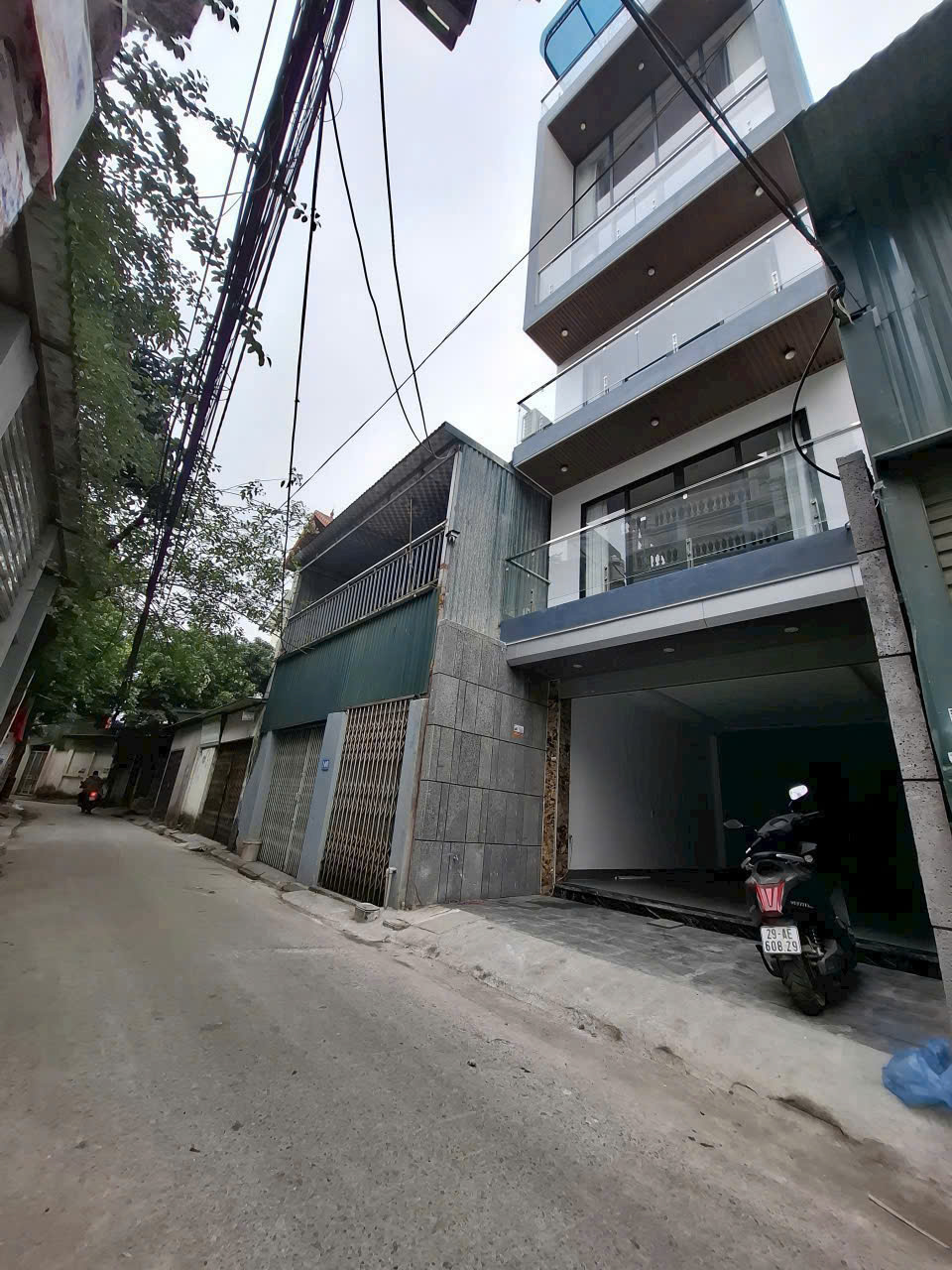 Siêu phẩm mặt ngõ thông ô tô tránh kinh doanh tại Long Biên. Gần chợ, Hồ.