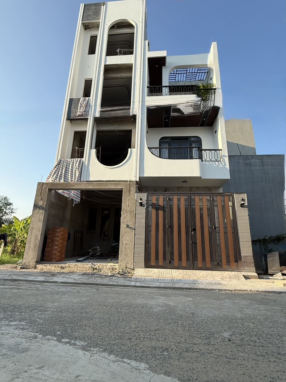 Bán nhà đường số 1, Long Trường, Thủ Đức, Hẻm 8m, 3 tầng, 52m, 5.7 tỷ