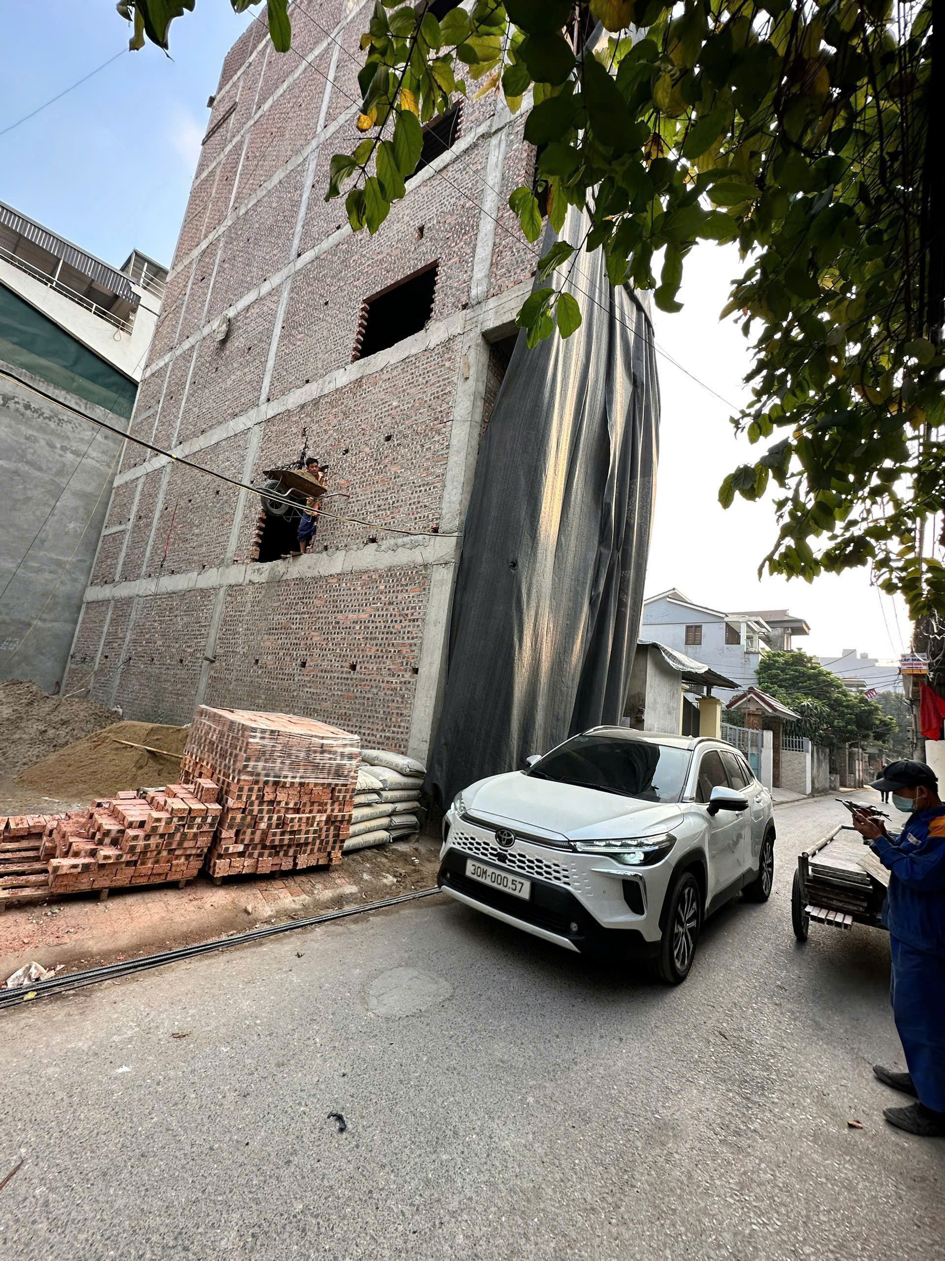 Bán từ thô căn nhà 59m x 6T tại Long Biên. Ô tô tránh thông, thiết kế hiện đại.