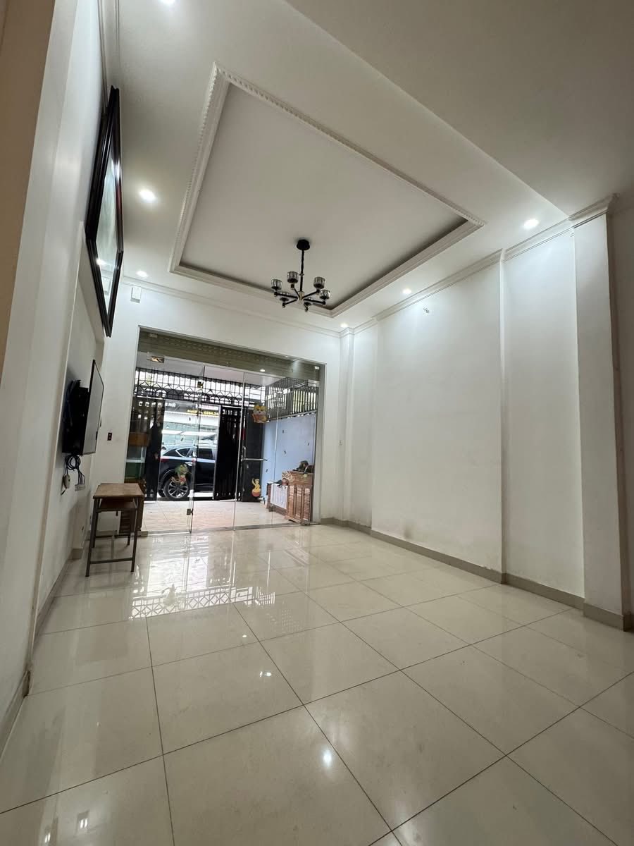 CHO THUÊ NHÀ MẶT TIỀN KINH DOANH, NGAY PHỞ HUỲNH TRÂM, 3 LẦU, SÂN XE HƠI, 17TR 2