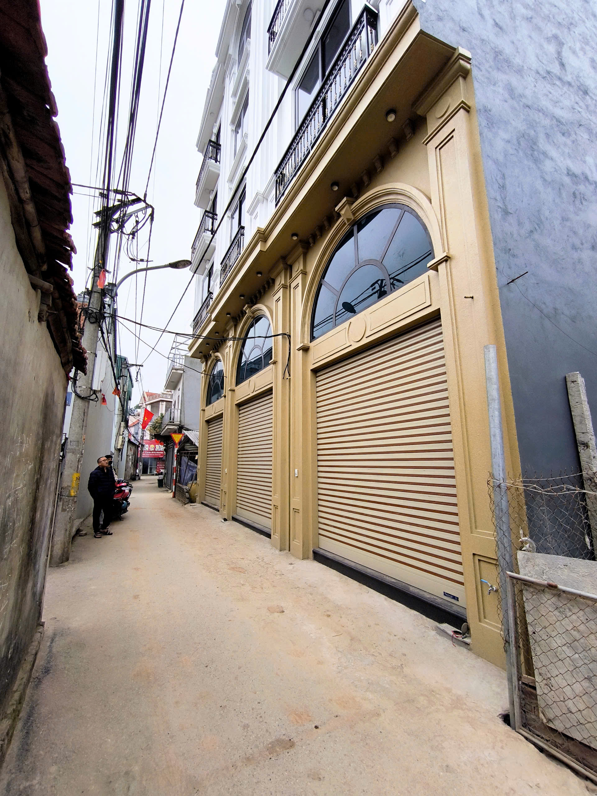 Bán nhà xã Sơn Đồng, Hà Nội 42M 5 Tầng, kinh doanh, ô tô qua nhà, có nội thất