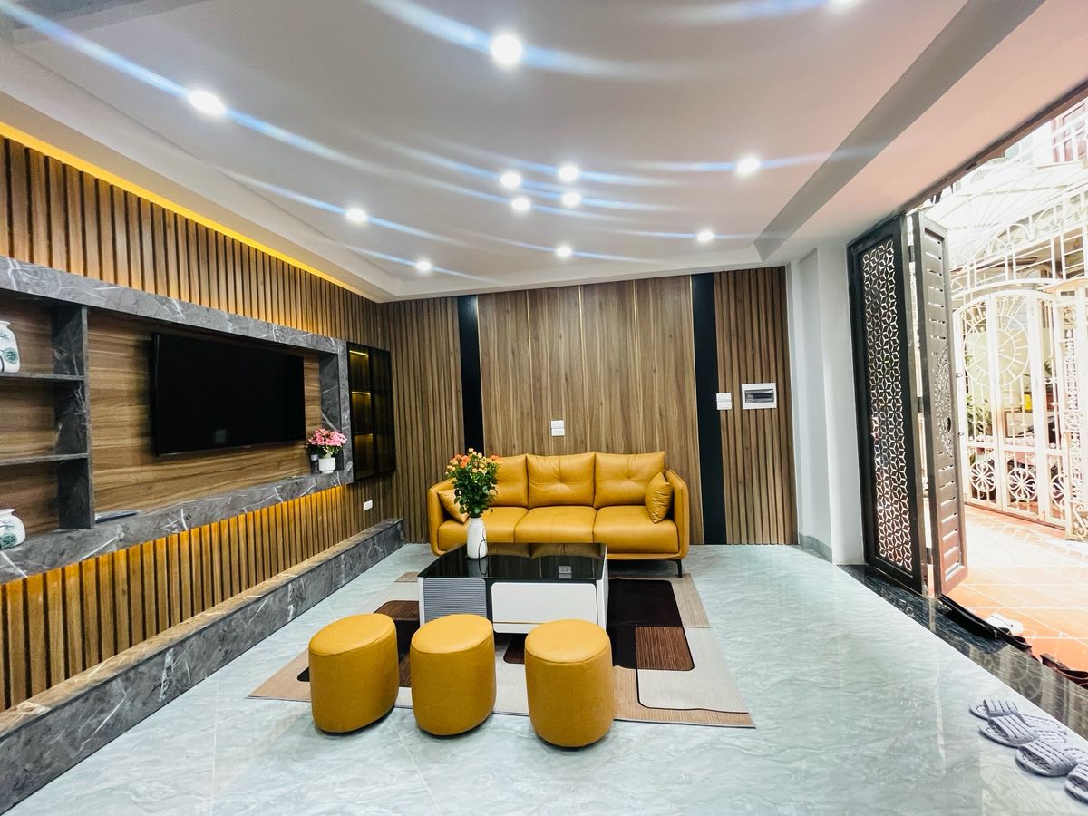 Mặt phố 7 tầng x 65m2 Tân Mai, mặt tiền 5m, giá 28 tỷ