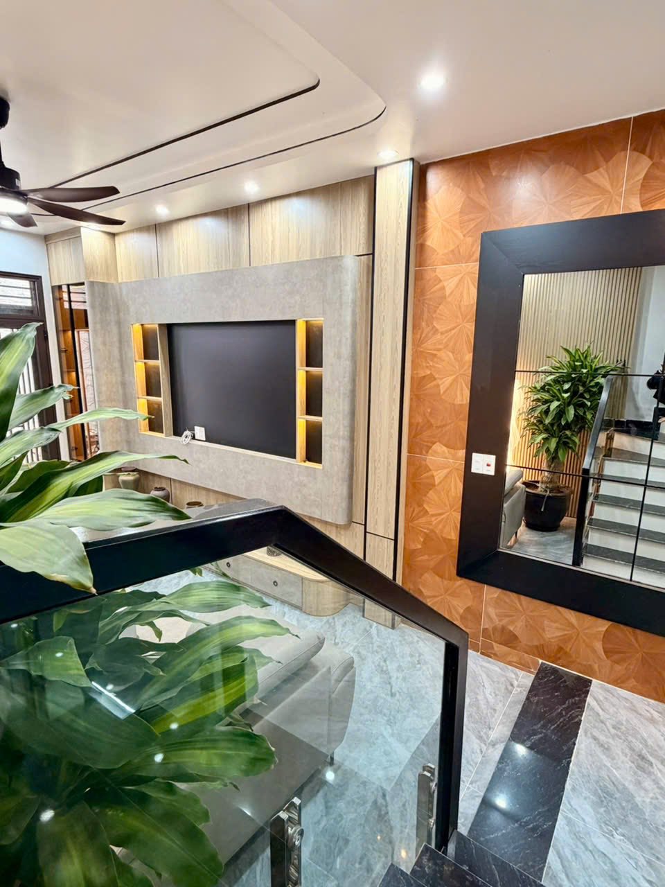 Bán căn nhà 3 tầng ngõ phố Đức Minh, ph Thanh Bình, TP HD, 50m2, 3 ngủ, 3 vs, ngõ oto nhỏ 2