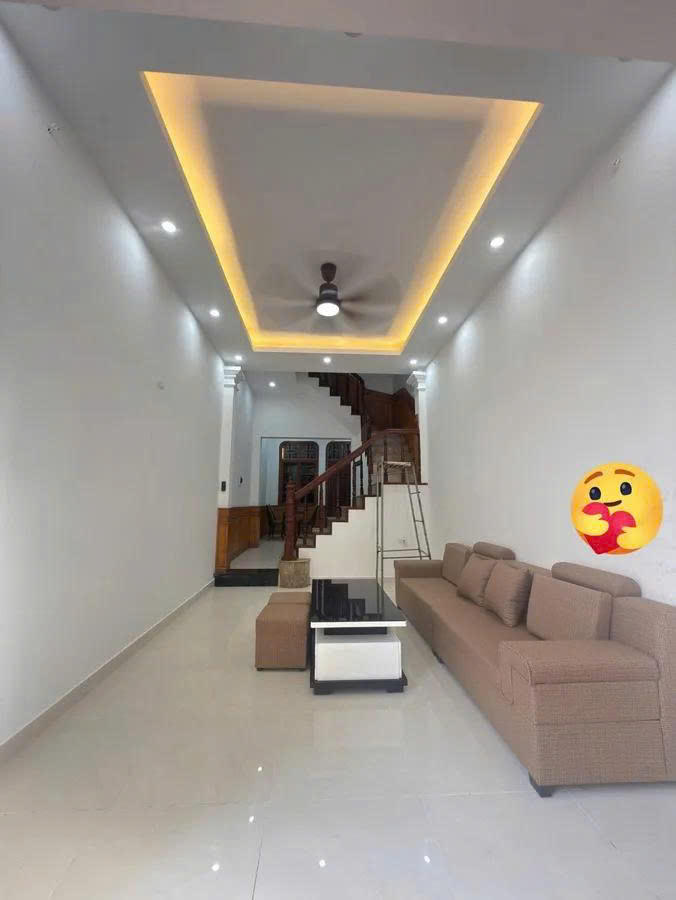 Hiếm nhà đẹp 4 tầng mặt phố Nguyễn Viết Xuân, 34m2, mặt tiền 3.3m, 2 mặt đường, kinh doanh, giá 12.