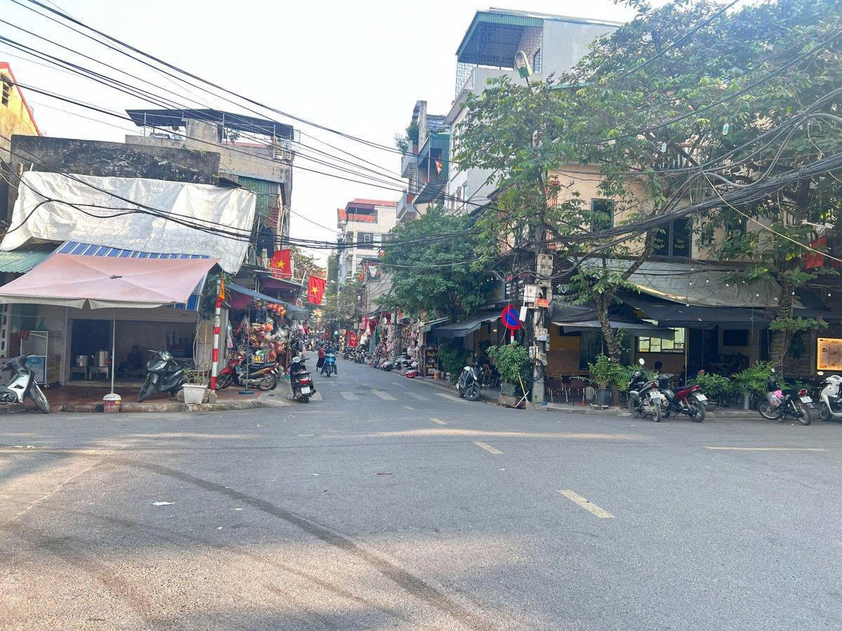 Hiếm nhà mặt phố Trưng Nhị, 57m2, mặt tiền rộng 5.8m, vị trí đẹp, kinh doanh sầm uất, giá 14.5 tỷ