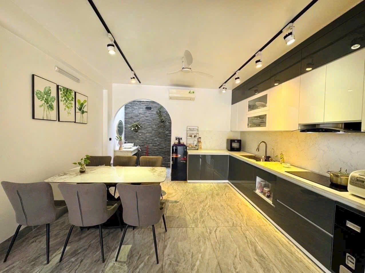 Bán căn nhà 4.5 tầng KĐT Bắc Nguyễn Lương Bằng, ph Việt Hòa, TP HD, 60.75m2, mt 4.5m 2