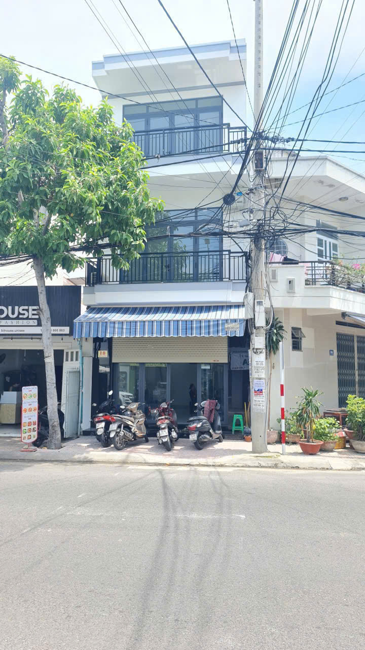 NHÀ 3 TẦNG, TRUNG TÂM NHA TRANG, ĐANG CHO THUÊ 20 TRIỆU/THÁNG, GIÁ CHỈ 12,5 TỶ