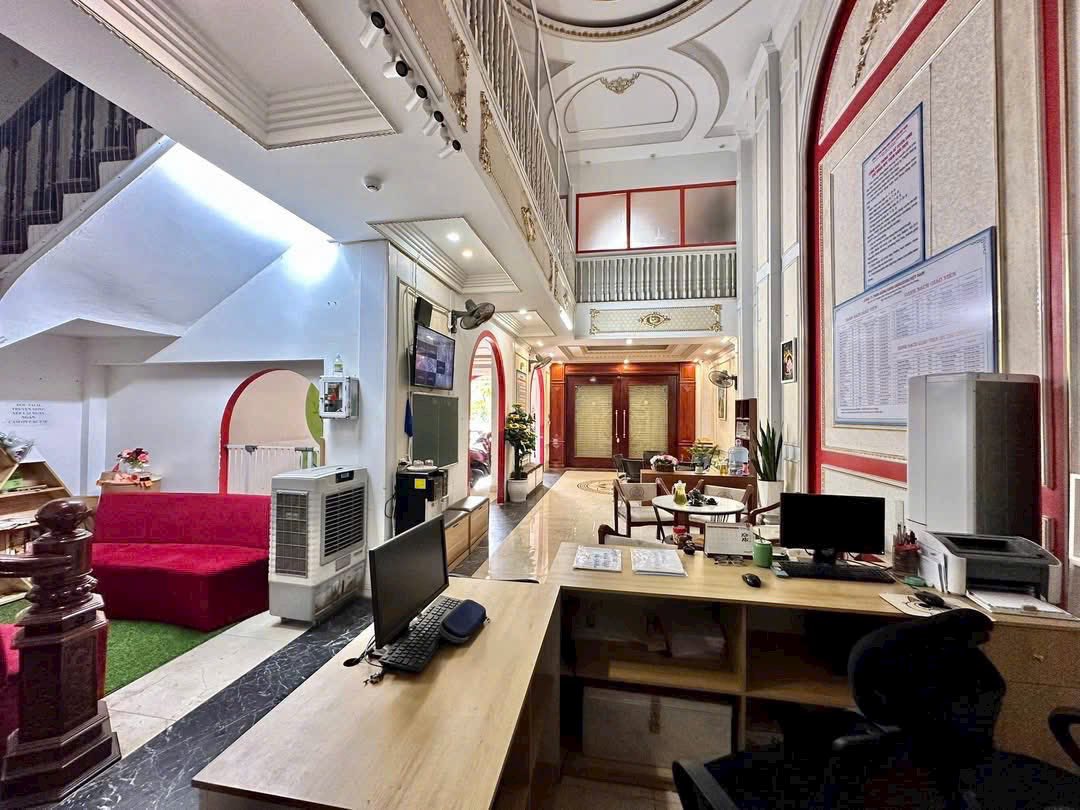 Bán căn nhà cực Vip khu Đông Nam Cường, TP Hải Dương, 136m2, mt 8m, 4 tầng, view hồ 2