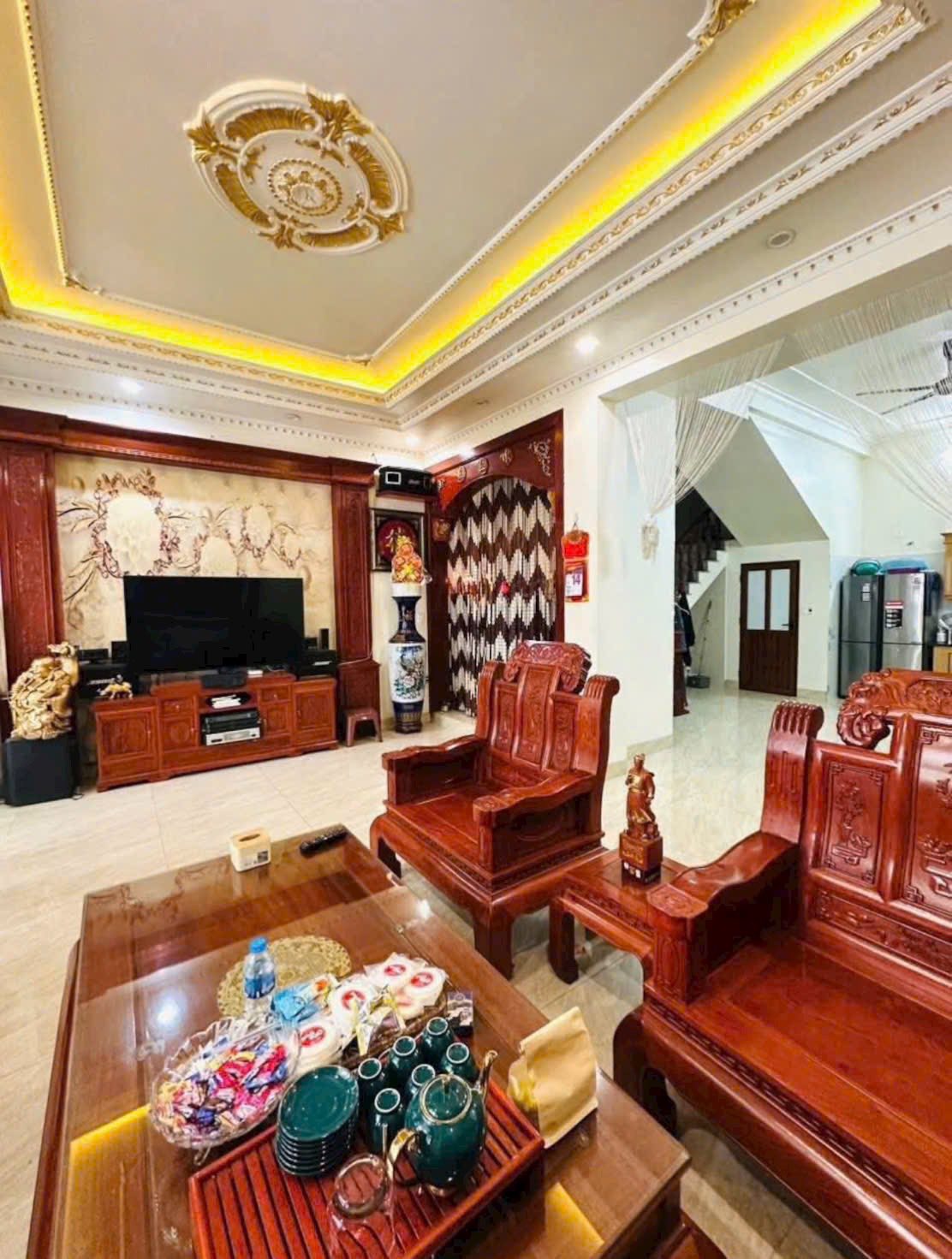 Bán căn nhà 3 tầng ngõ đường Ngô Quyền, ph Tân Bình, TP HD, 95.5m2, mt 6m, 4 ngủ, gara 2