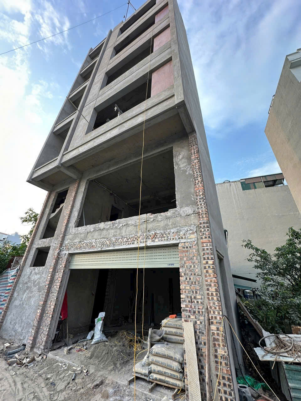 Bán nhà khu Phân Lô Long Biên. Gần công viên - Hồ - Ô tô tránh. 45m x 7T. Lh 0965858116