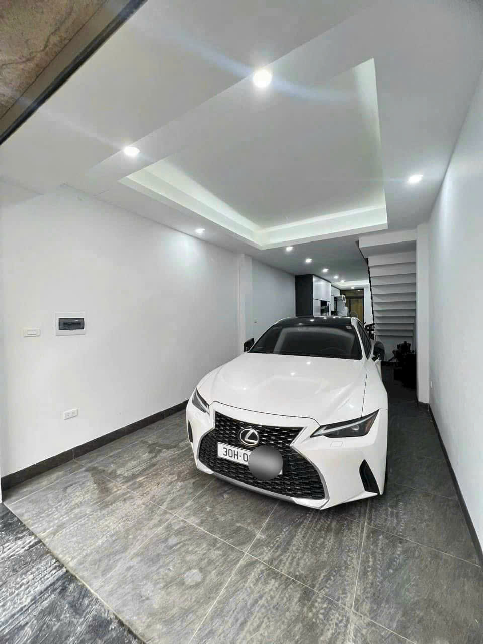 NHÀ ĐẸP TRUNG TÂM LONG BIÊN NẰM GIỮA CẦU VĨNH TUY VÀ CHƯƠNG DƯƠNG 57M2 x 5 TẦNG Ô TÔ VÀO