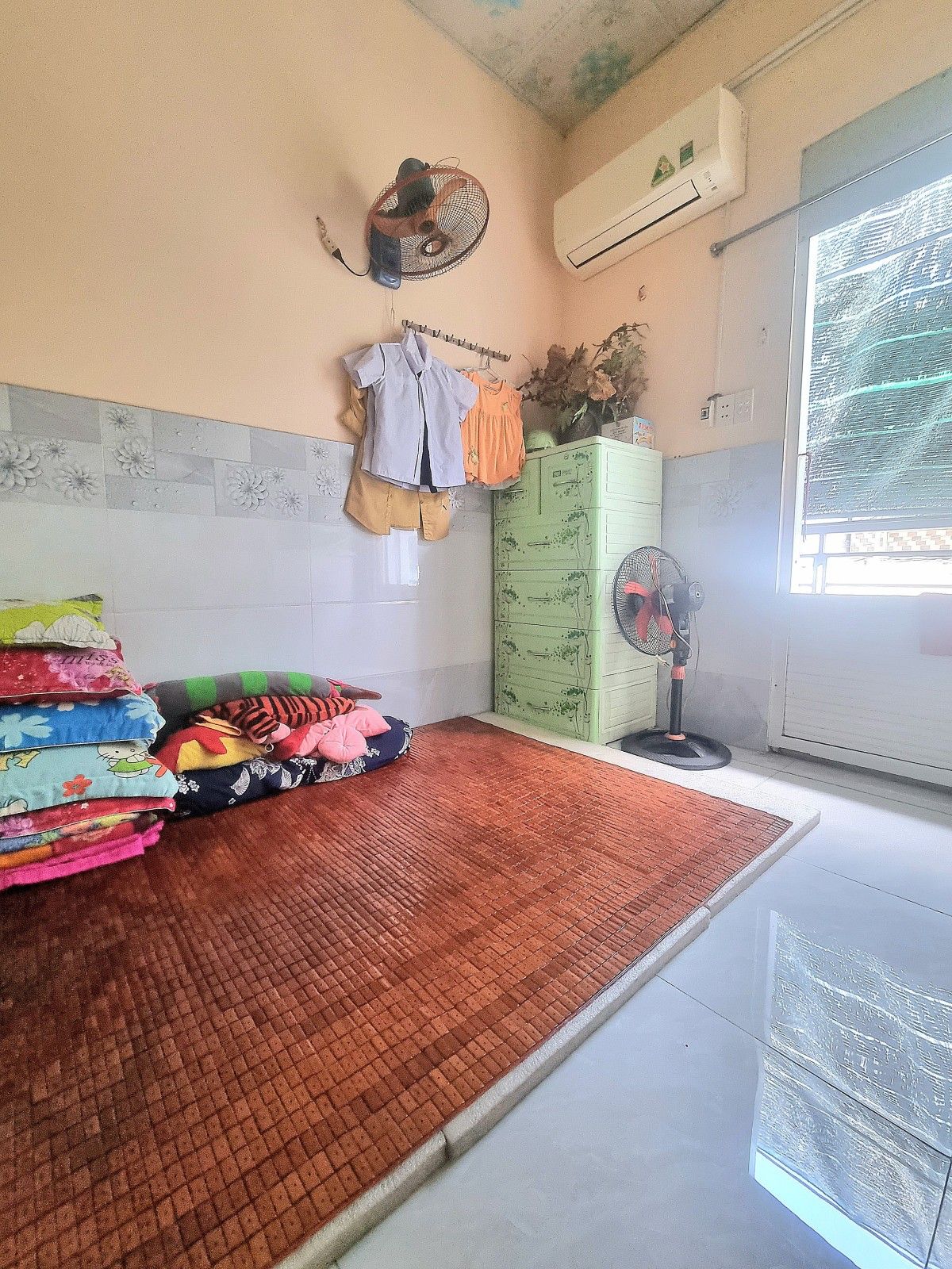 NHÀ NHỎ XINH CỰC ĐẸP -17M2 2 TẦNG – GẦN GA DĨ AN CHỢ DĨ AN 1 – CHỈ 800 TRIỆU