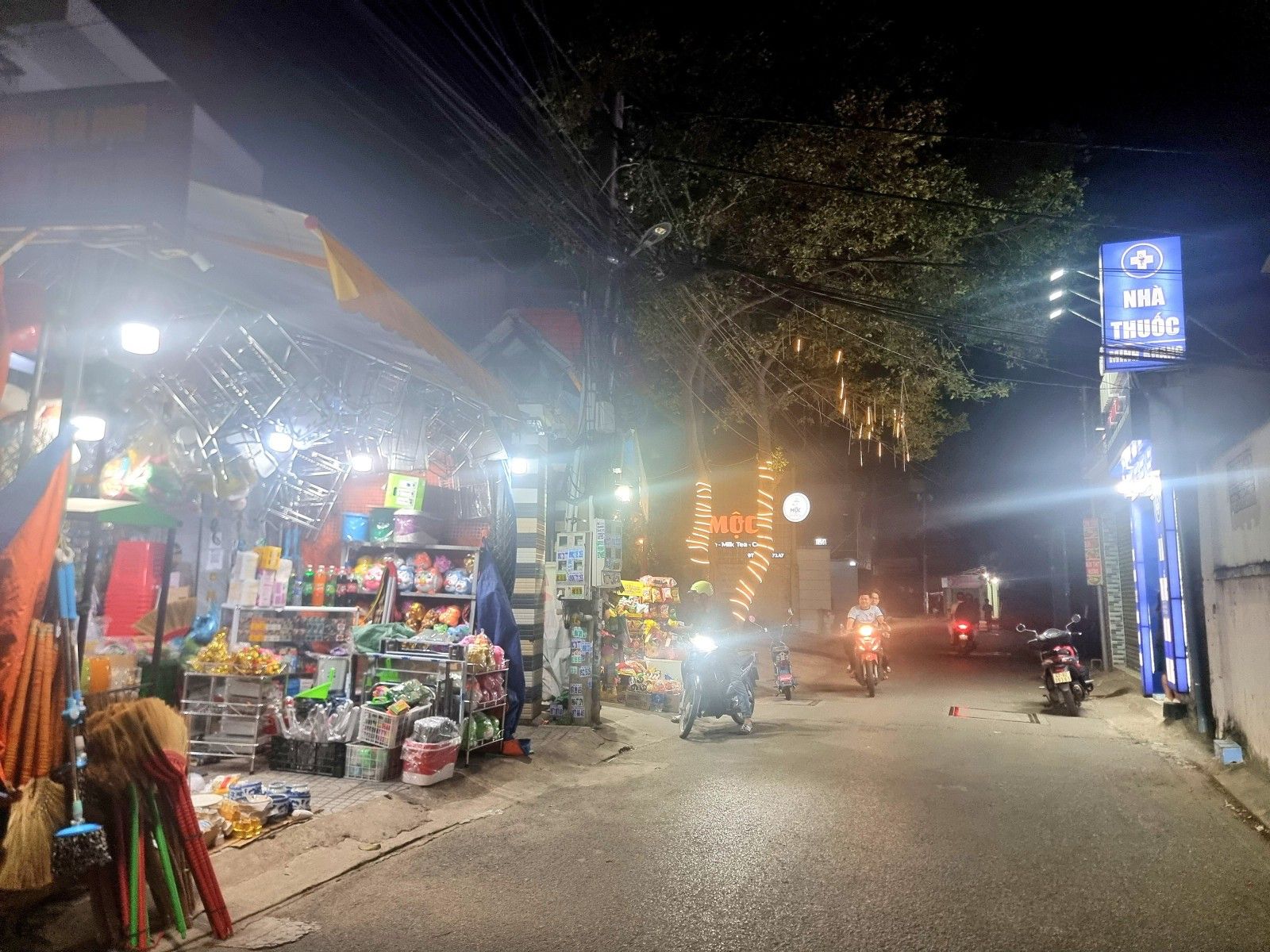 DÃY TRỌ 90M2 ĐÔNG HÒA DĨ AN - SÁT LÀNG ĐẠI HỌC - SỔ RIÊNG KO QUY HOẠCH