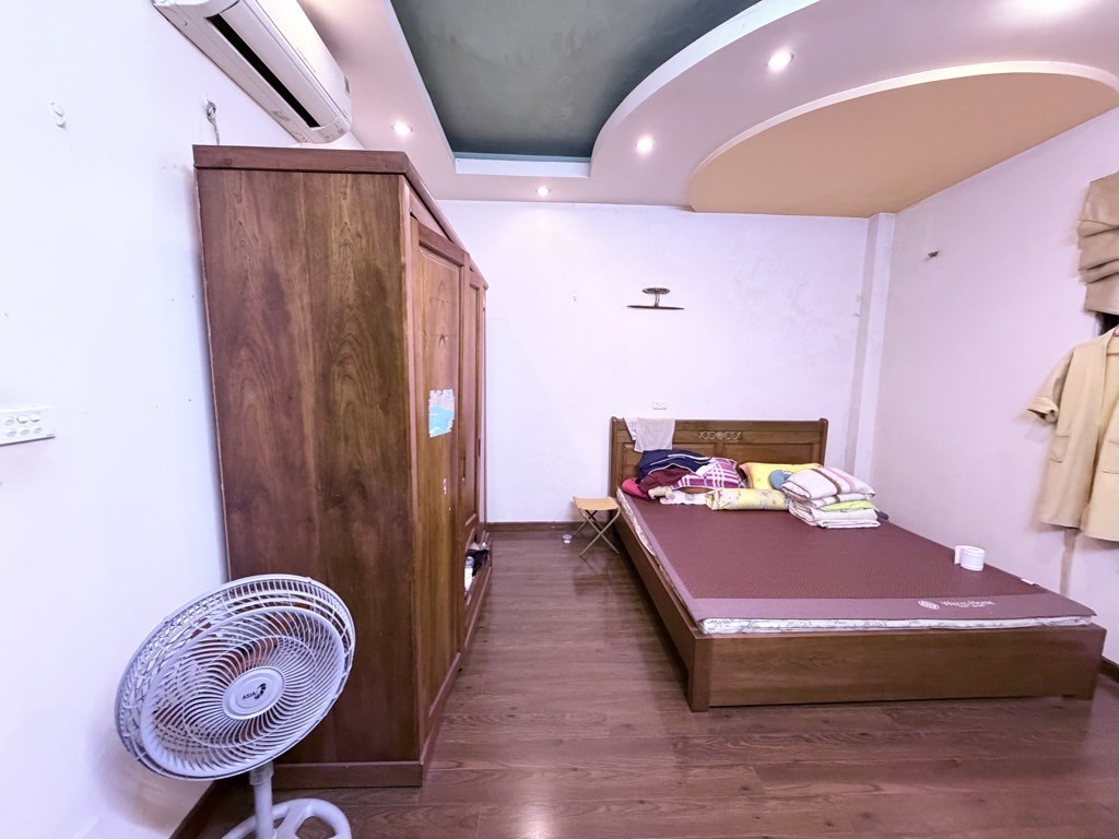 bán nhà ngõ 97 Ngọc Thuỵ 50m x 5T, MT 5m, 5PN, gần phố chỉ 8 tỷ còn tl 2